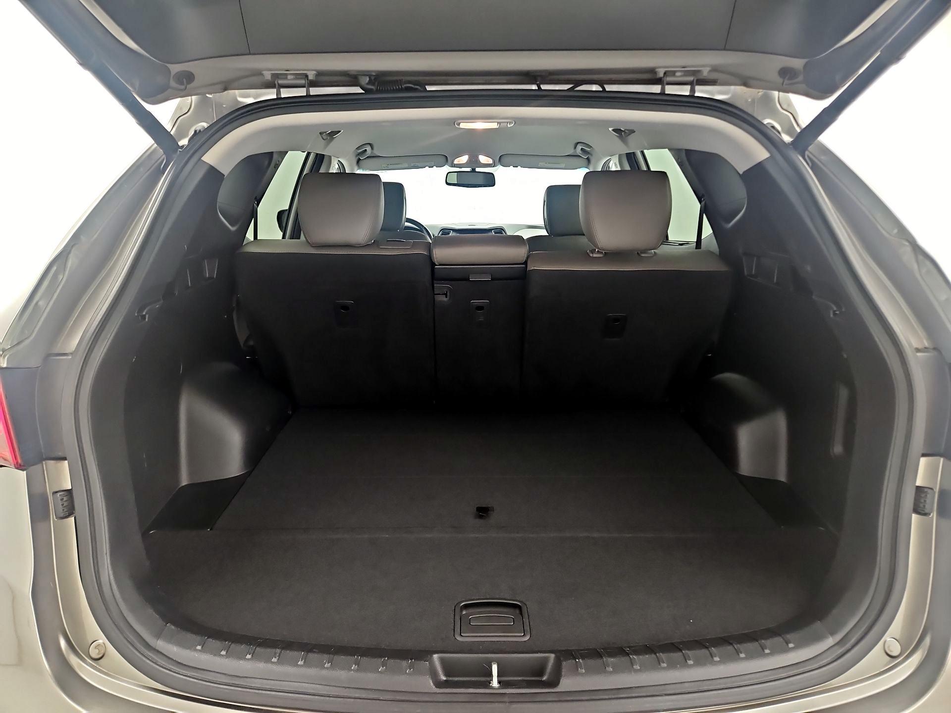 Thumbnail: 2017 Hyundai Santa Fe - 20