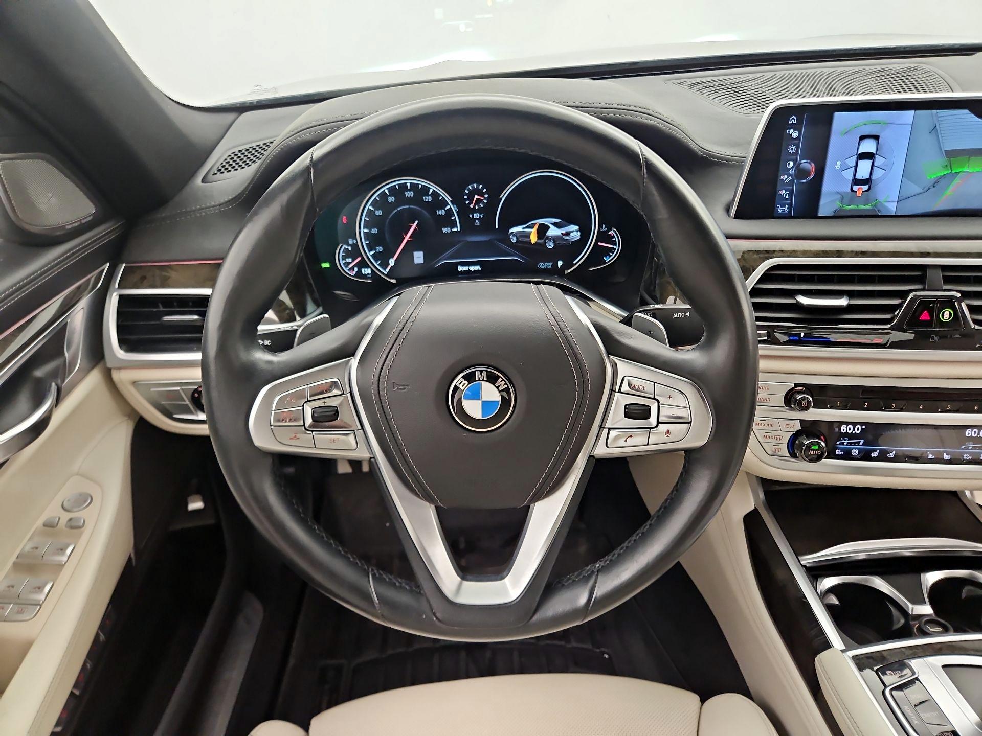 Thumbnail: 2016 BMW 7 Series - 10