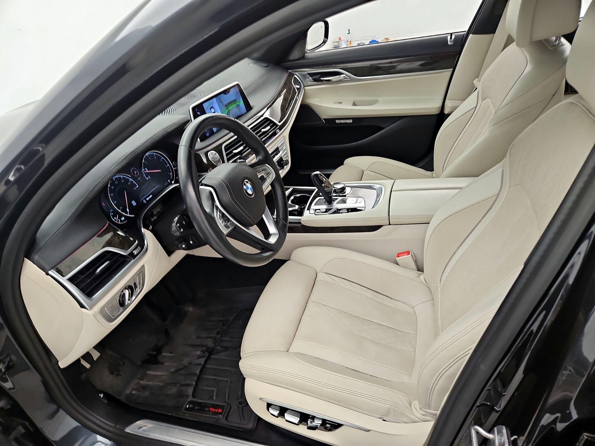 Thumbnail: 2016 BMW 7 Series - 11