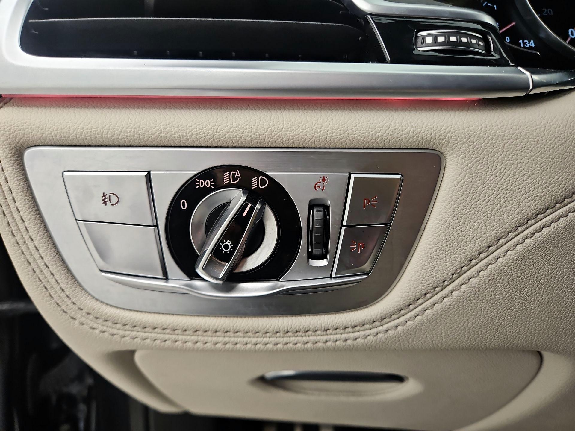 Thumbnail: 2016 BMW 7 Series - 13