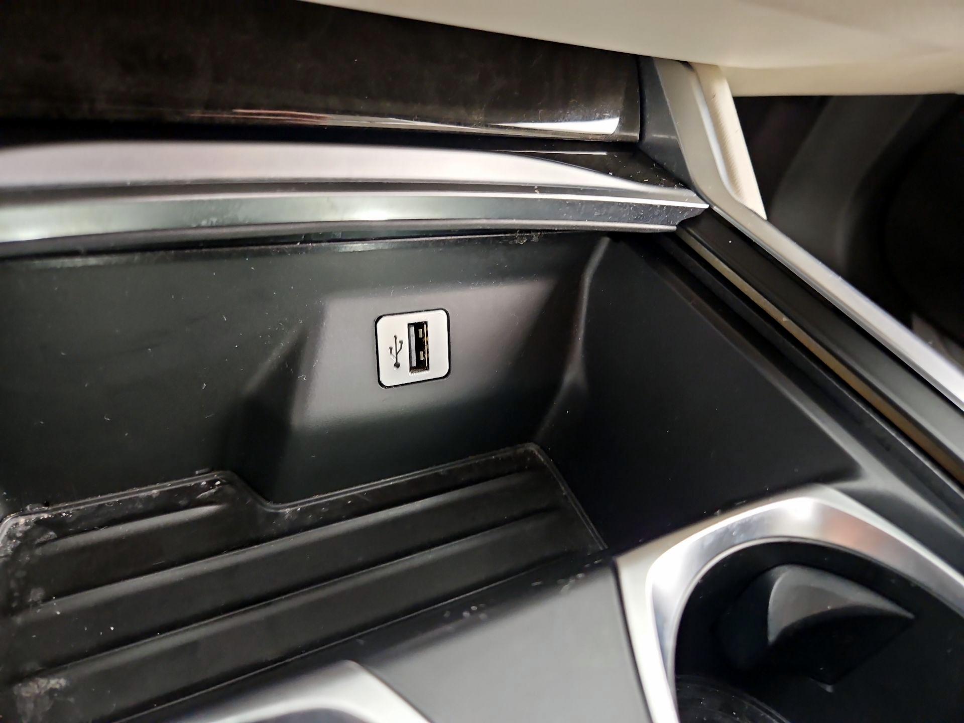 Thumbnail: 2016 BMW 7 Series - 18