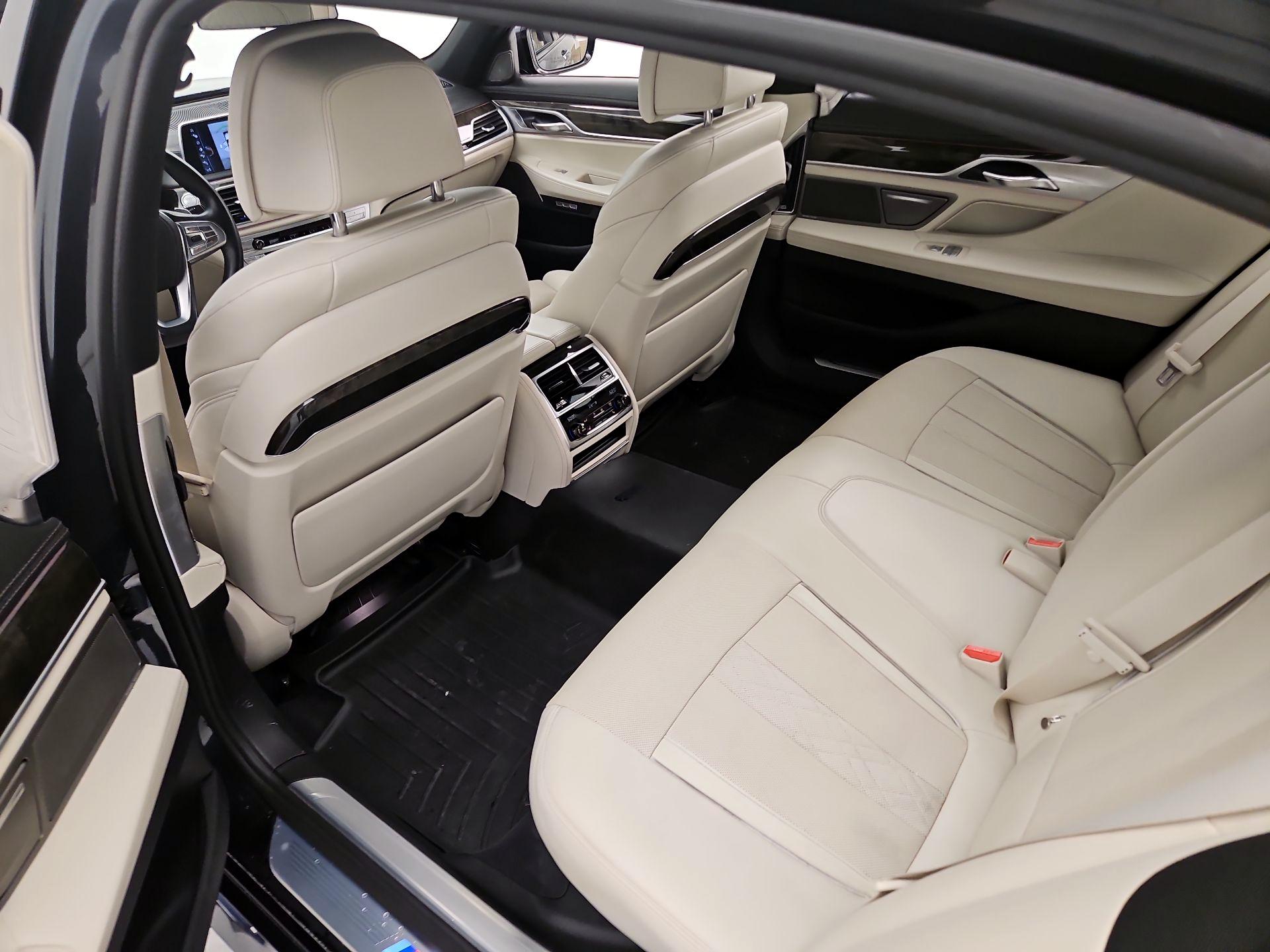 Thumbnail: 2016 BMW 7 Series - 19