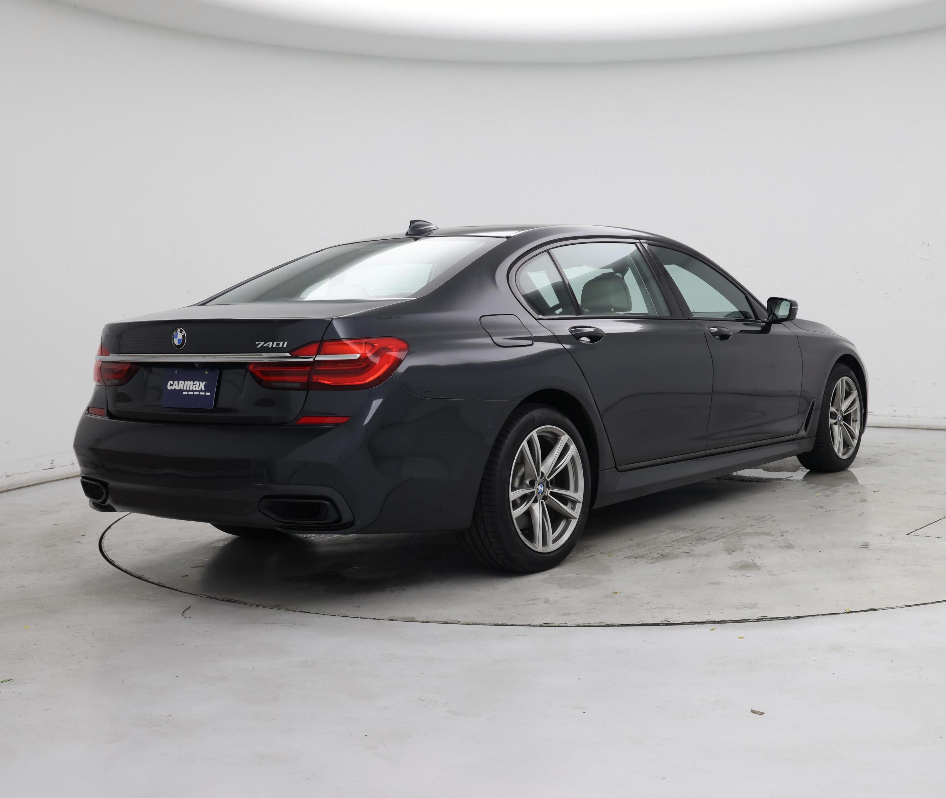 Thumbnail: 2016 BMW 7 Series - 8