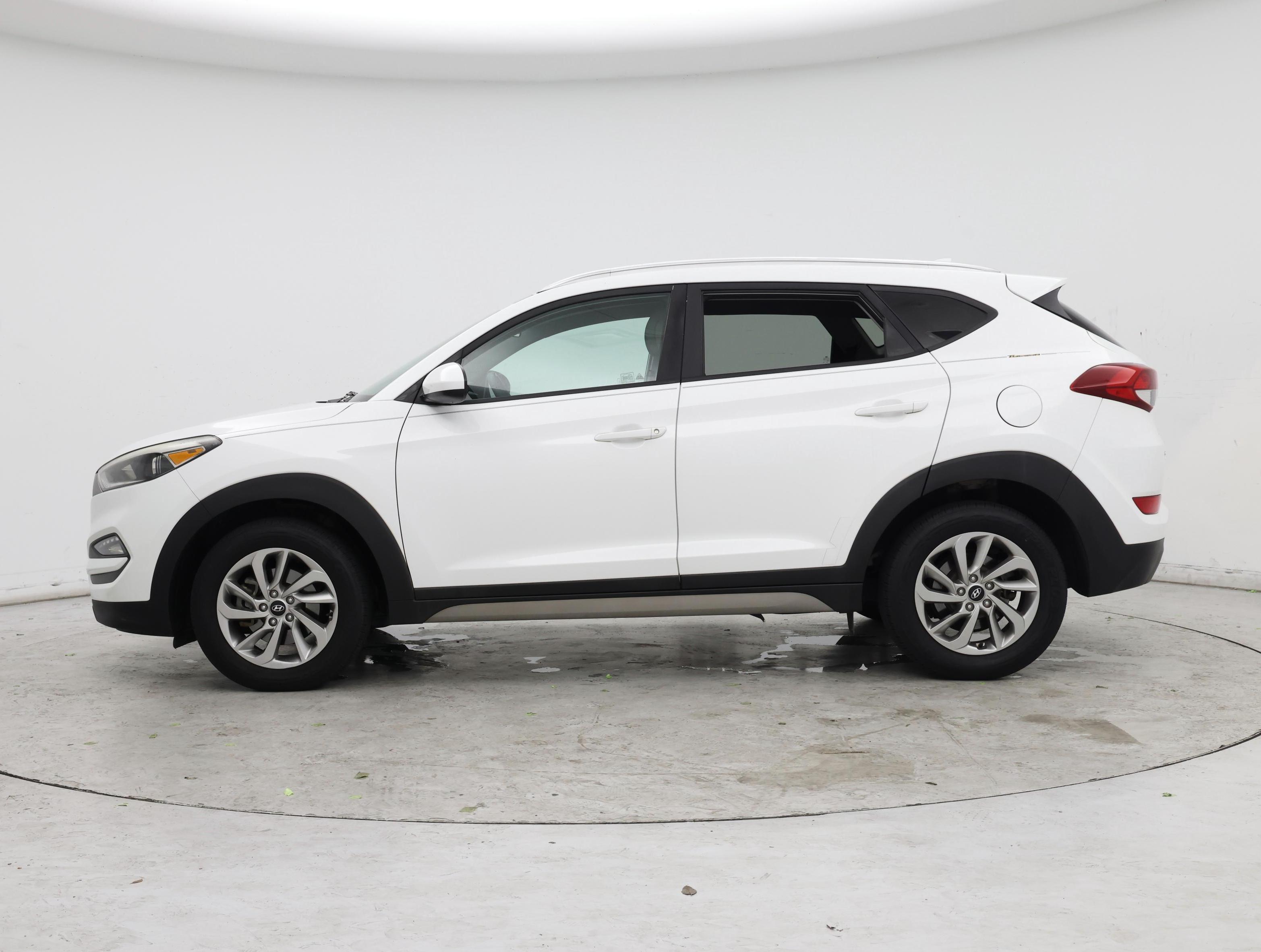 Thumbnail: 2018 Hyundai Tucson - 3