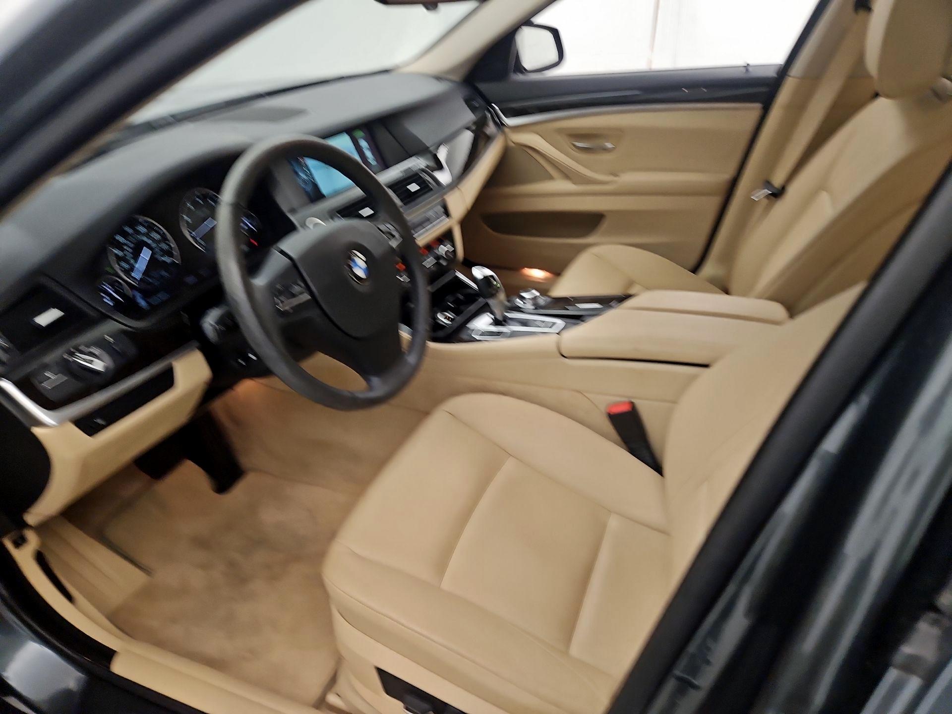 Thumbnail: 2013 BMW 5 Series - 11