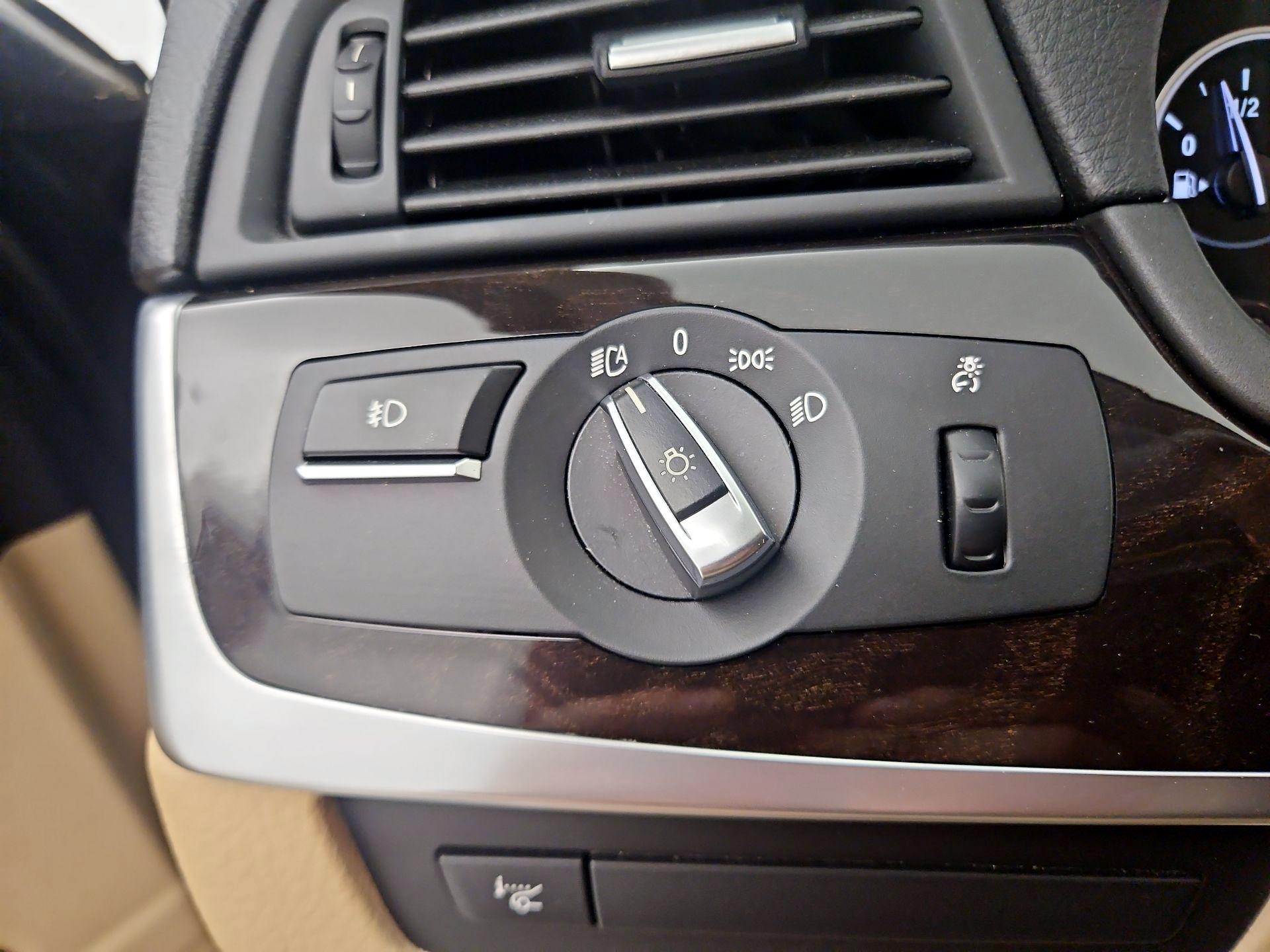 Thumbnail: 2013 BMW 5 Series - 13