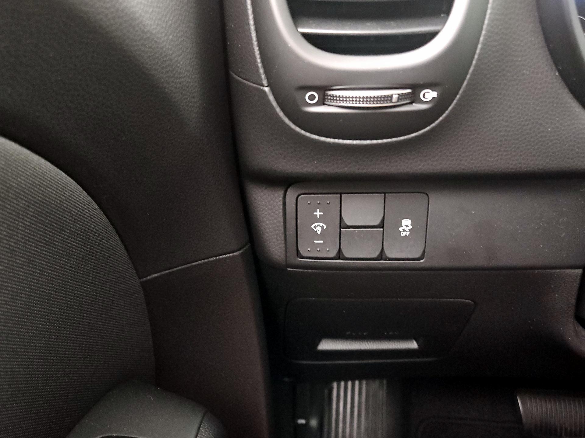 Thumbnail: 2019 Kia Soul - 13