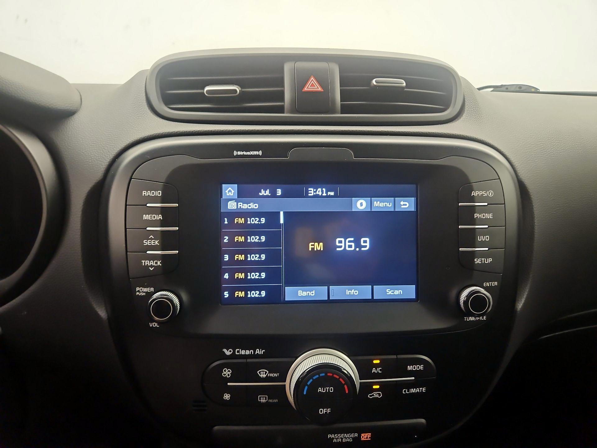 Thumbnail: 2019 Kia Soul - 15