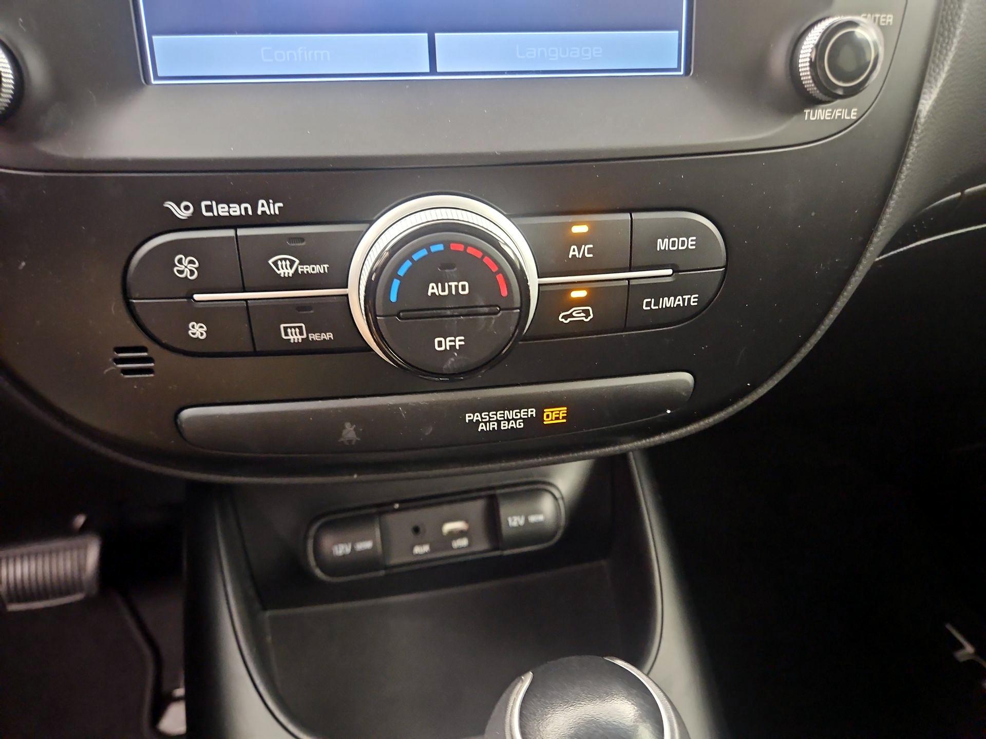 Thumbnail: 2019 Kia Soul - 16