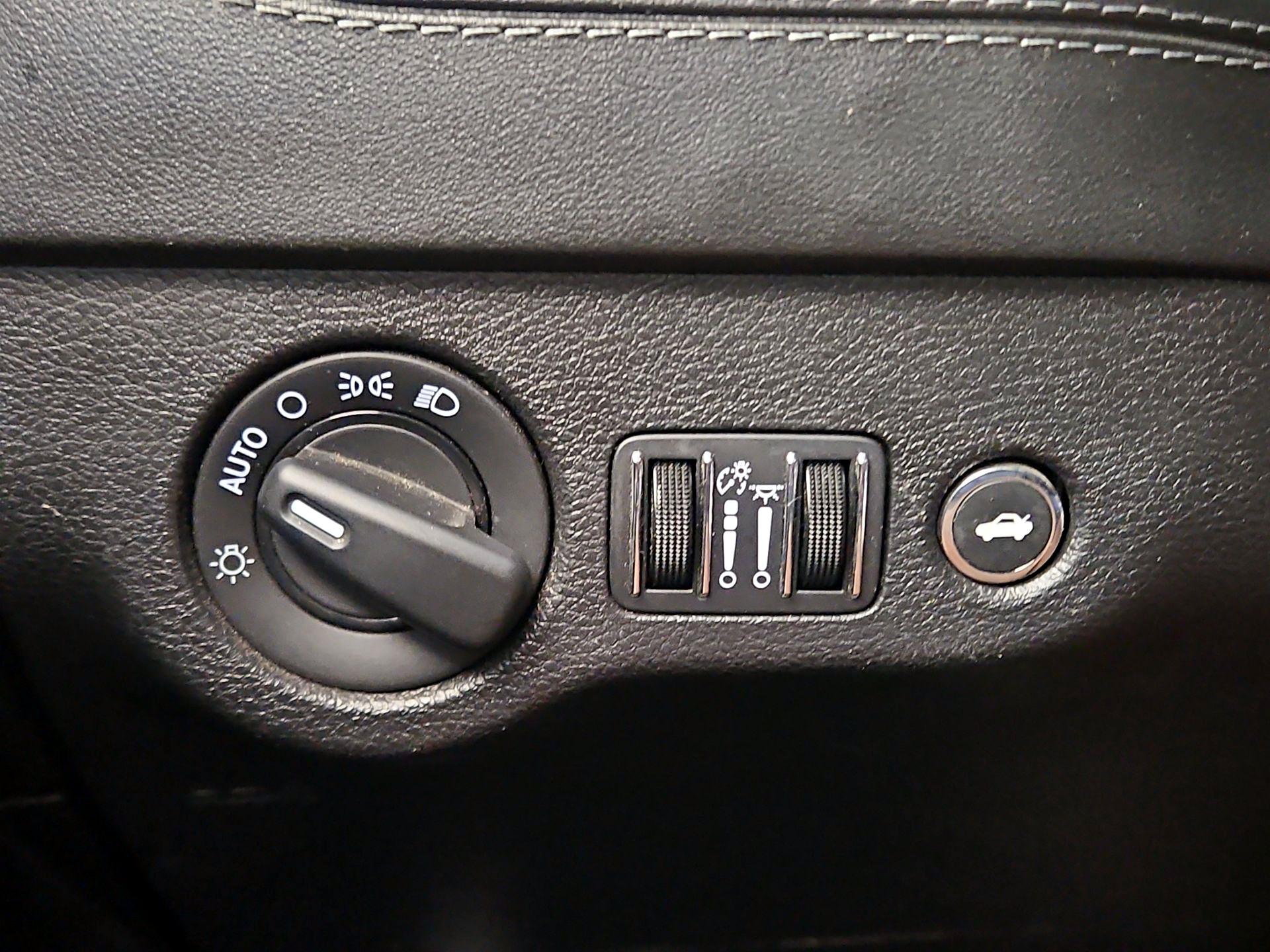 Thumbnail: 2021 Dodge Charger - 13