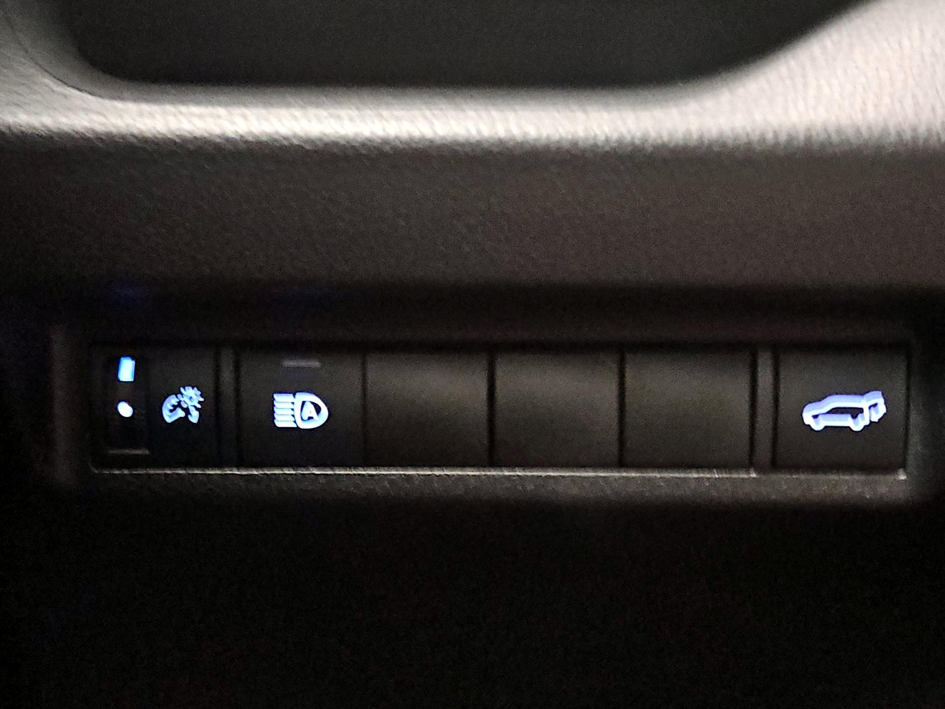 Thumbnail: 2022 Toyota RAV4 - 13