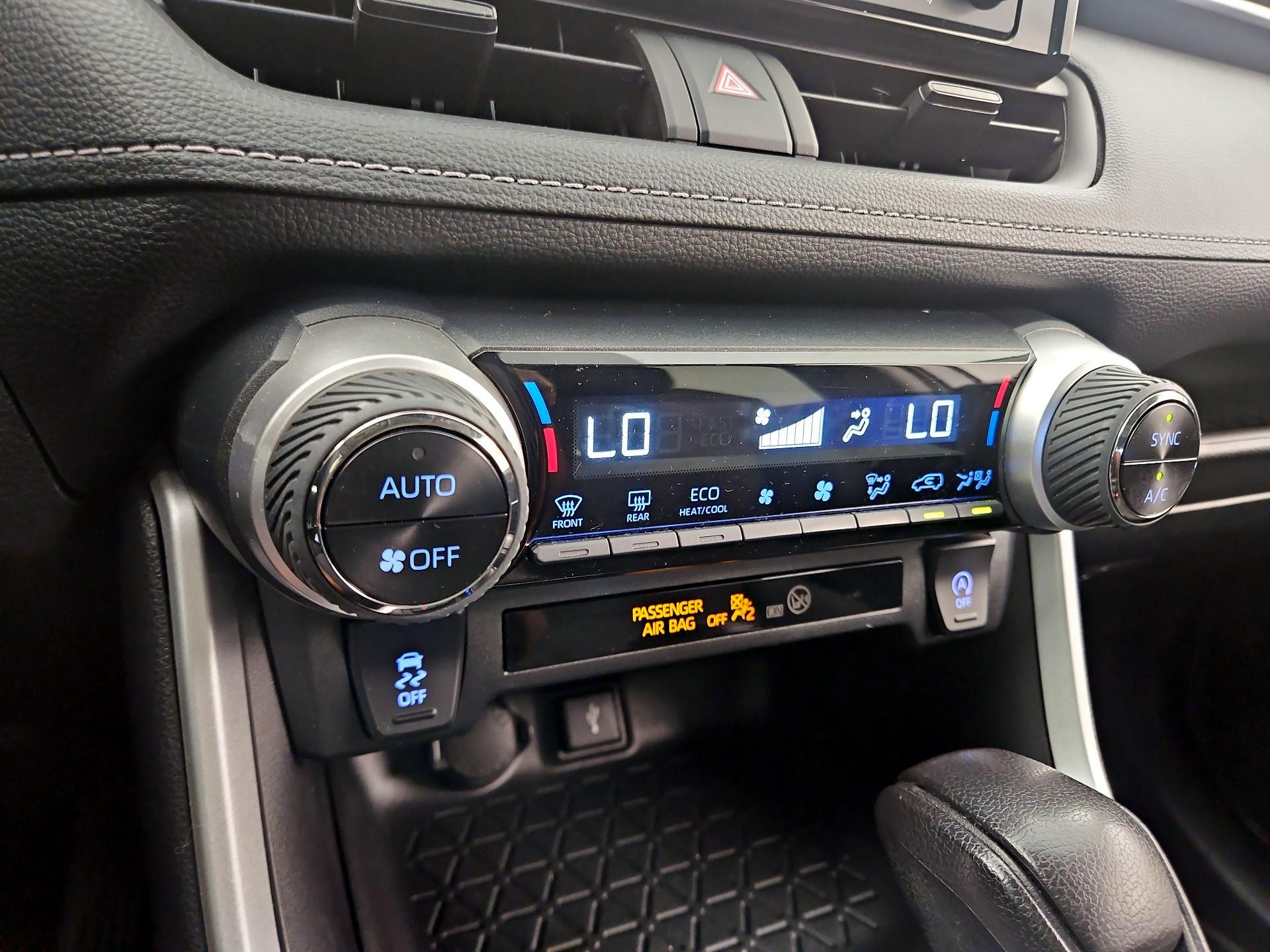 Thumbnail: 2022 Toyota RAV4 - 16