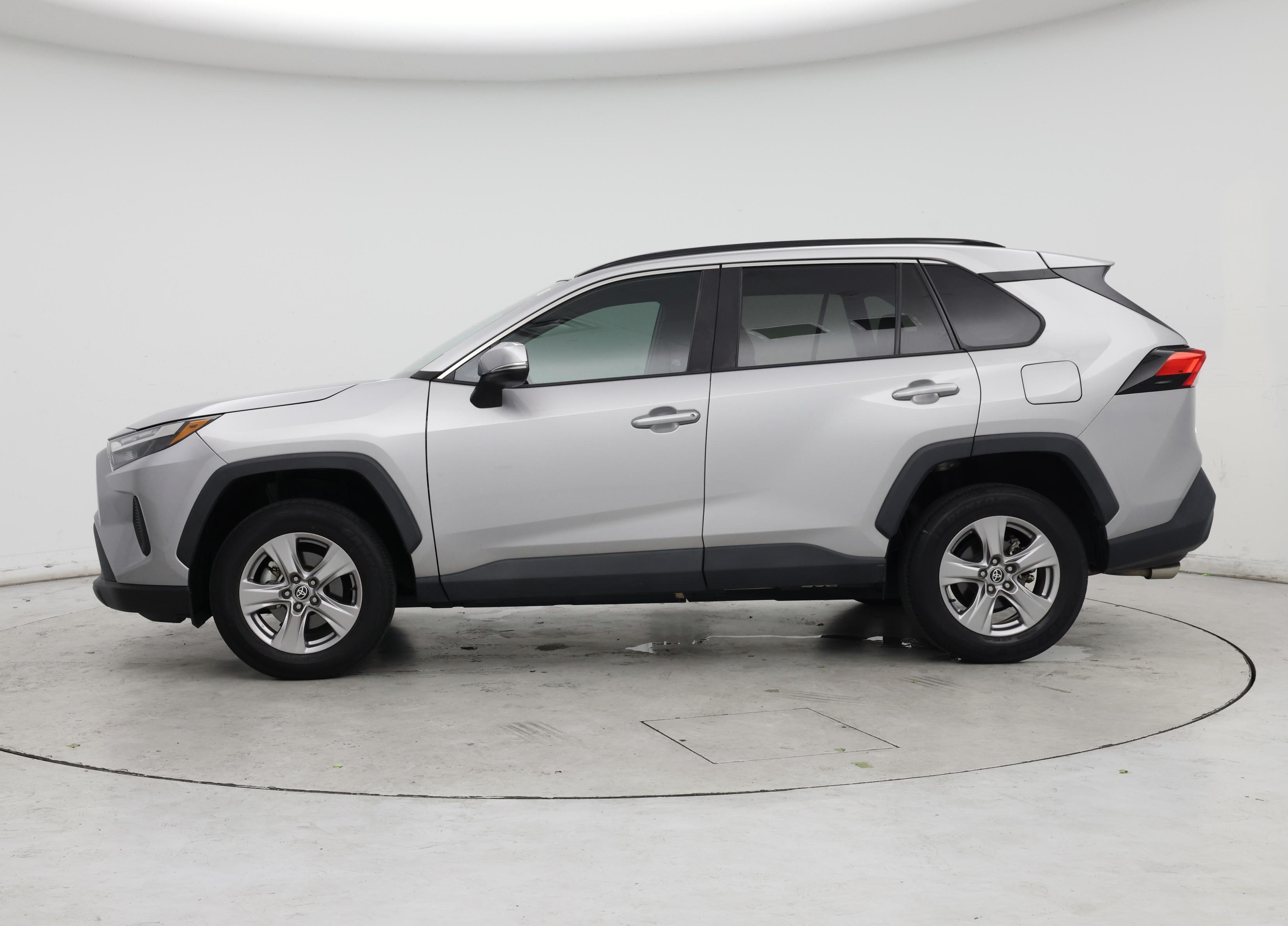 Thumbnail: 2022 Toyota RAV4 - 3