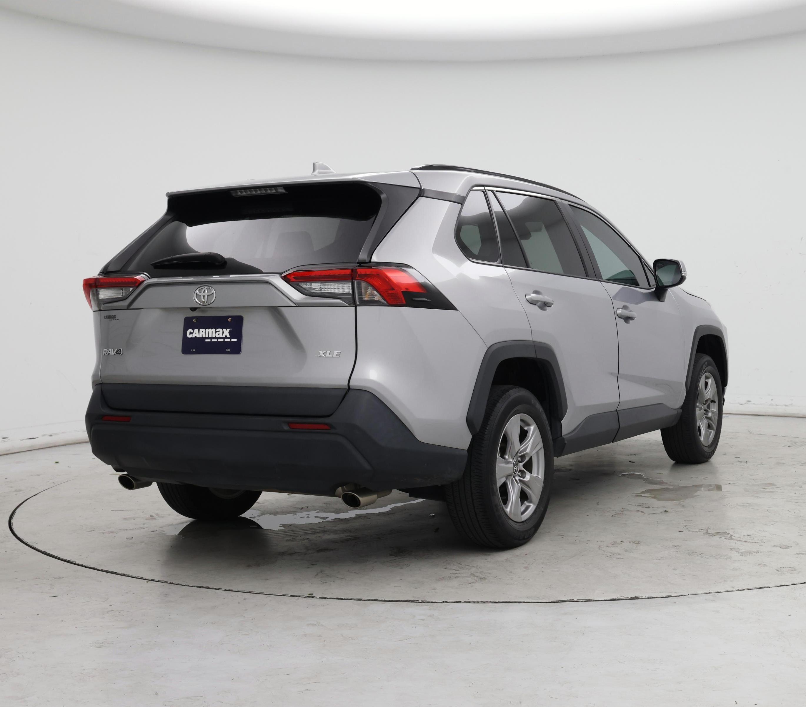 Thumbnail: 2022 Toyota RAV4 - 8