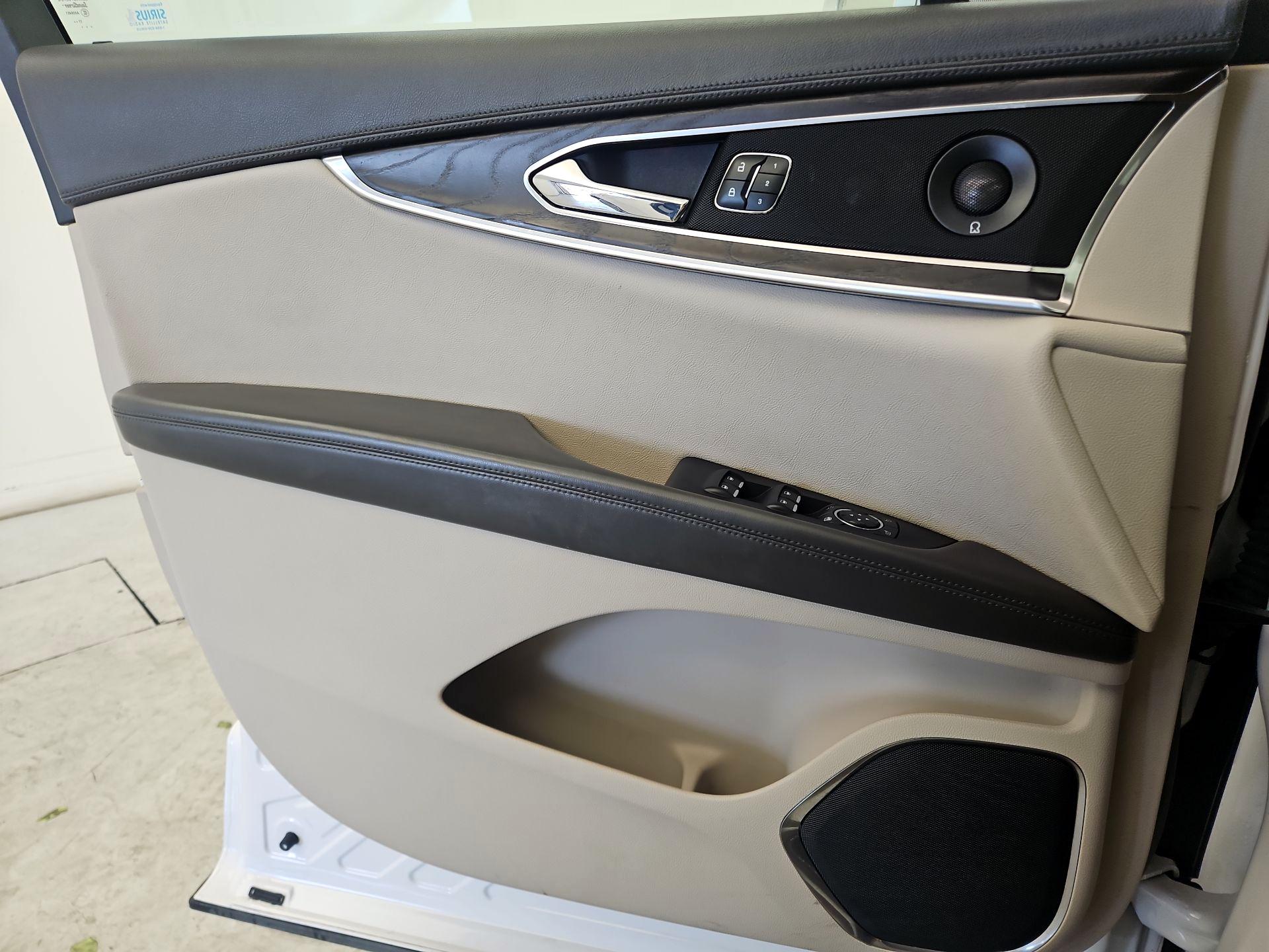 Thumbnail: 2018 Lincoln MKX - 12