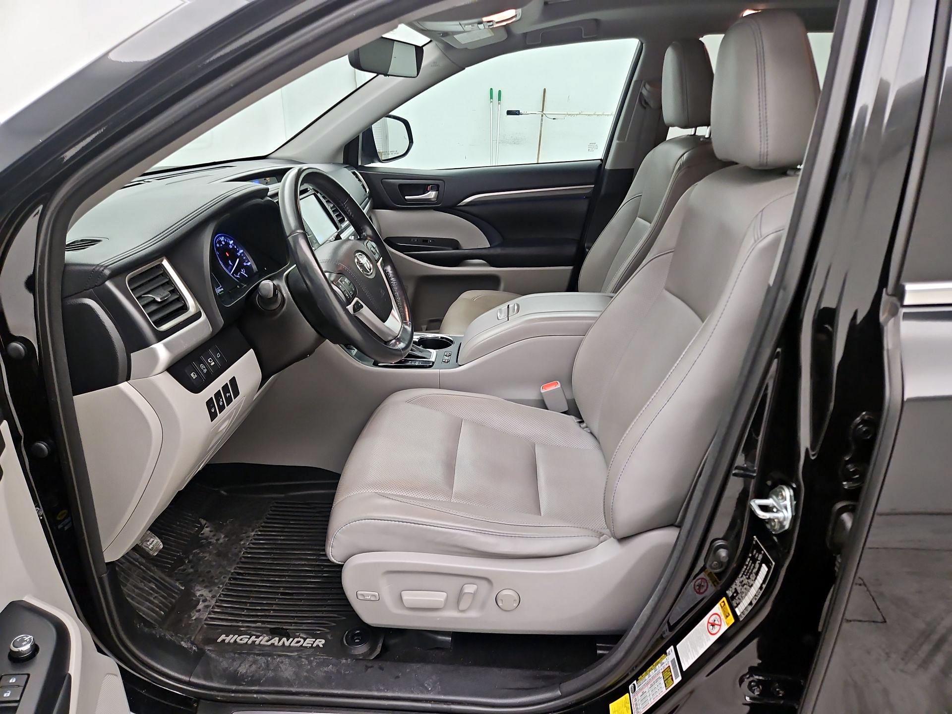 Thumbnail: 2018 Toyota Highlander - 11