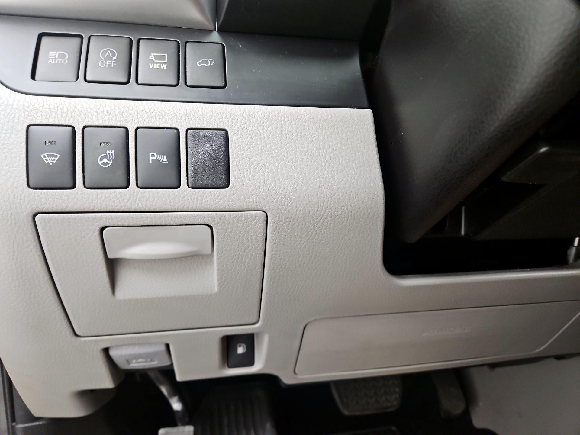 Thumbnail: 2018 Toyota Highlander - 13
