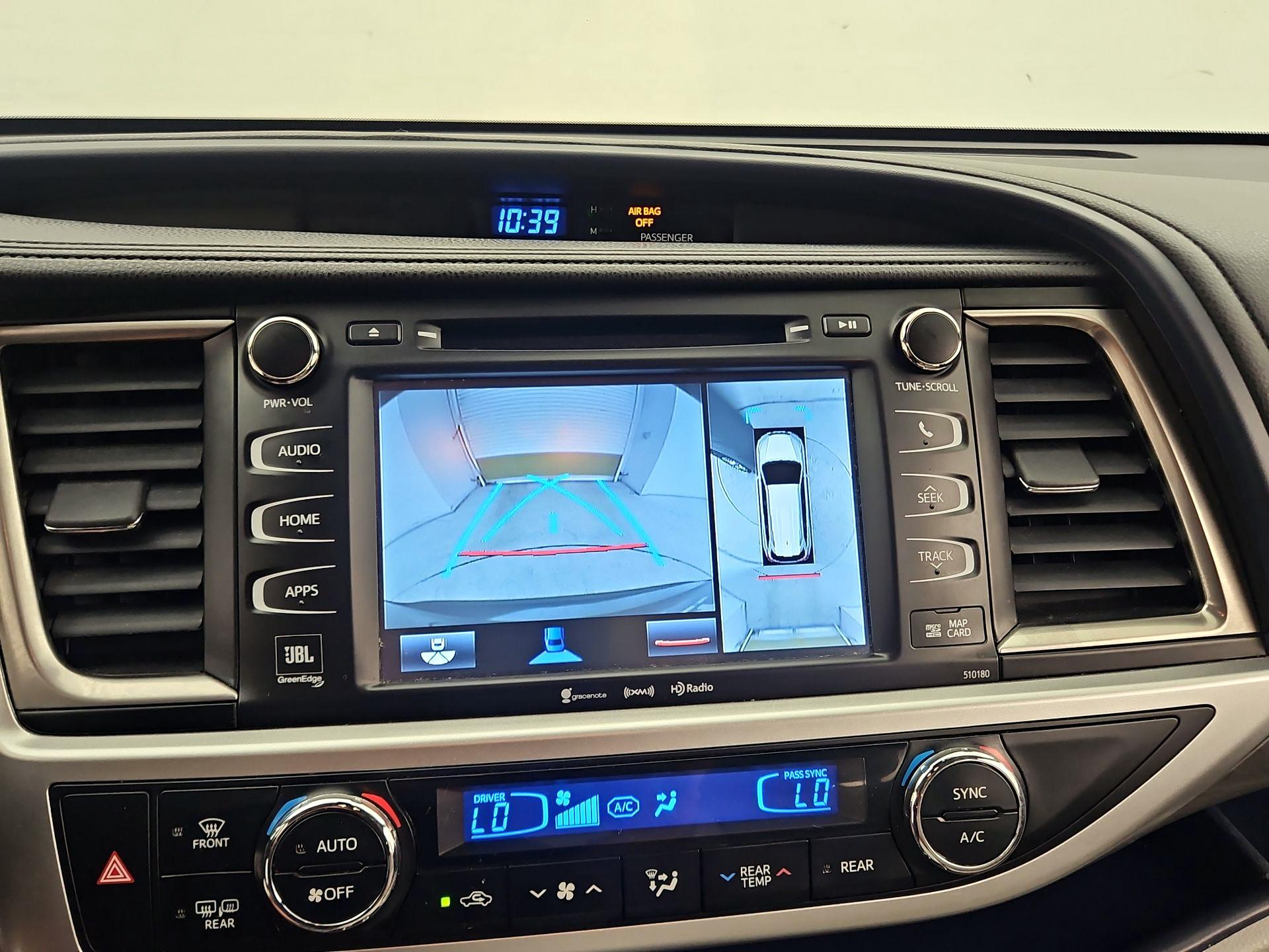 Thumbnail: 2018 Toyota Highlander - 14