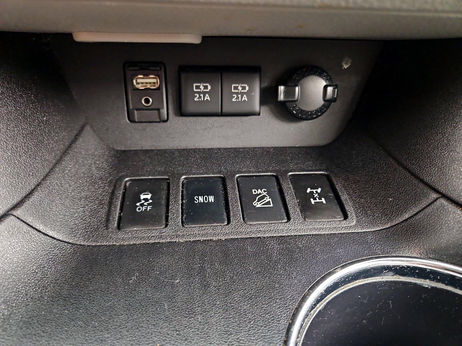 Thumbnail: 2018 Toyota Highlander - 18