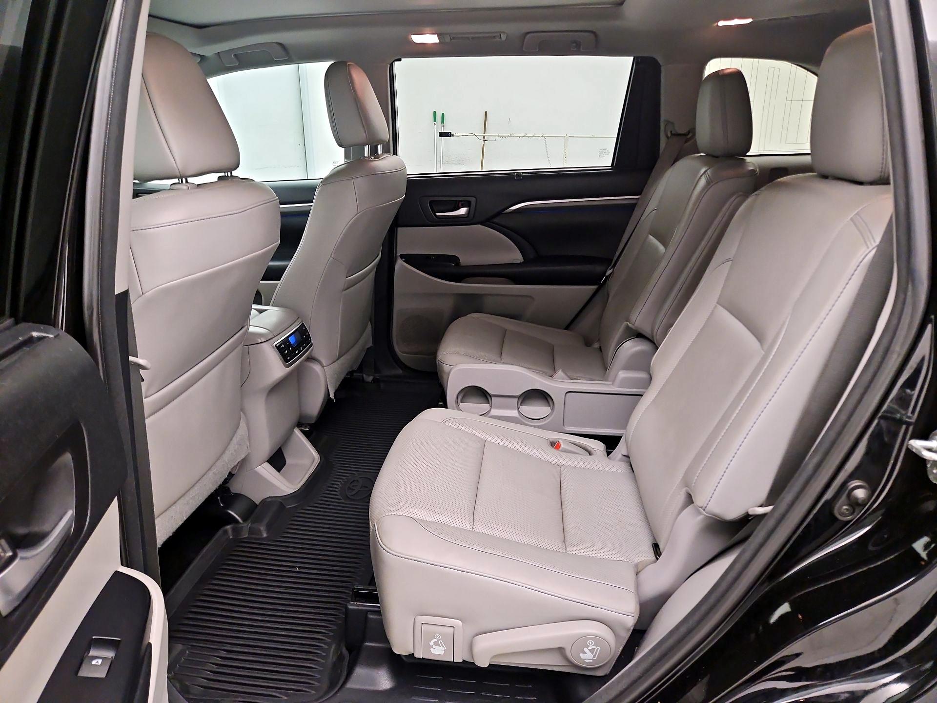 Thumbnail: 2018 Toyota Highlander - 19