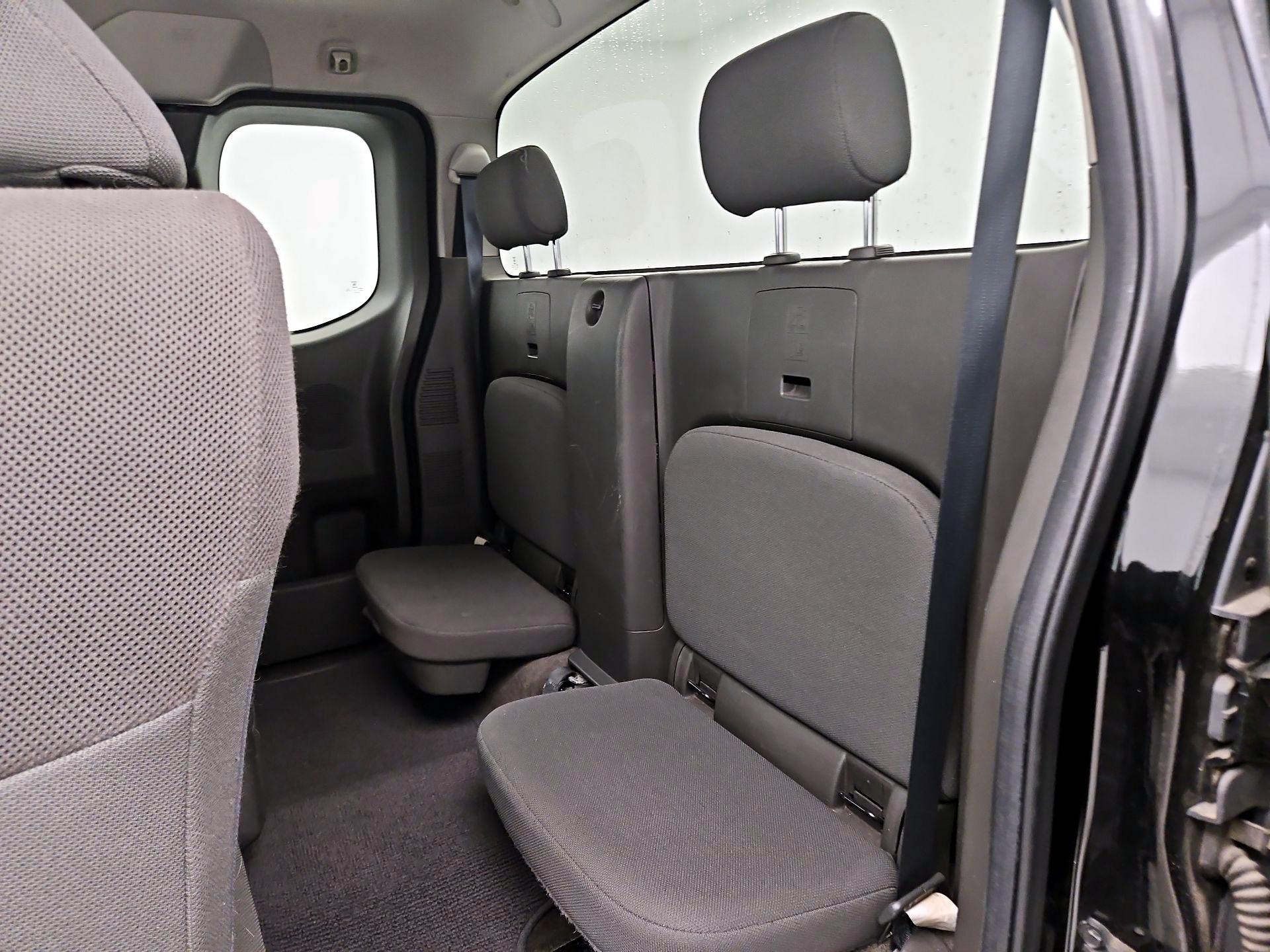 Thumbnail: 2016 Nissan Frontier - 18