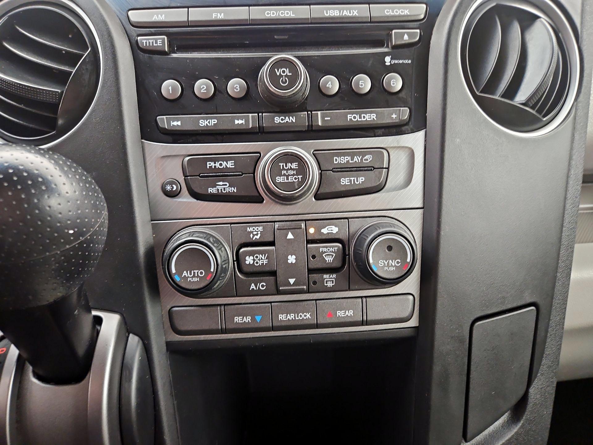 Thumbnail: 2015 Honda Pilot - 16