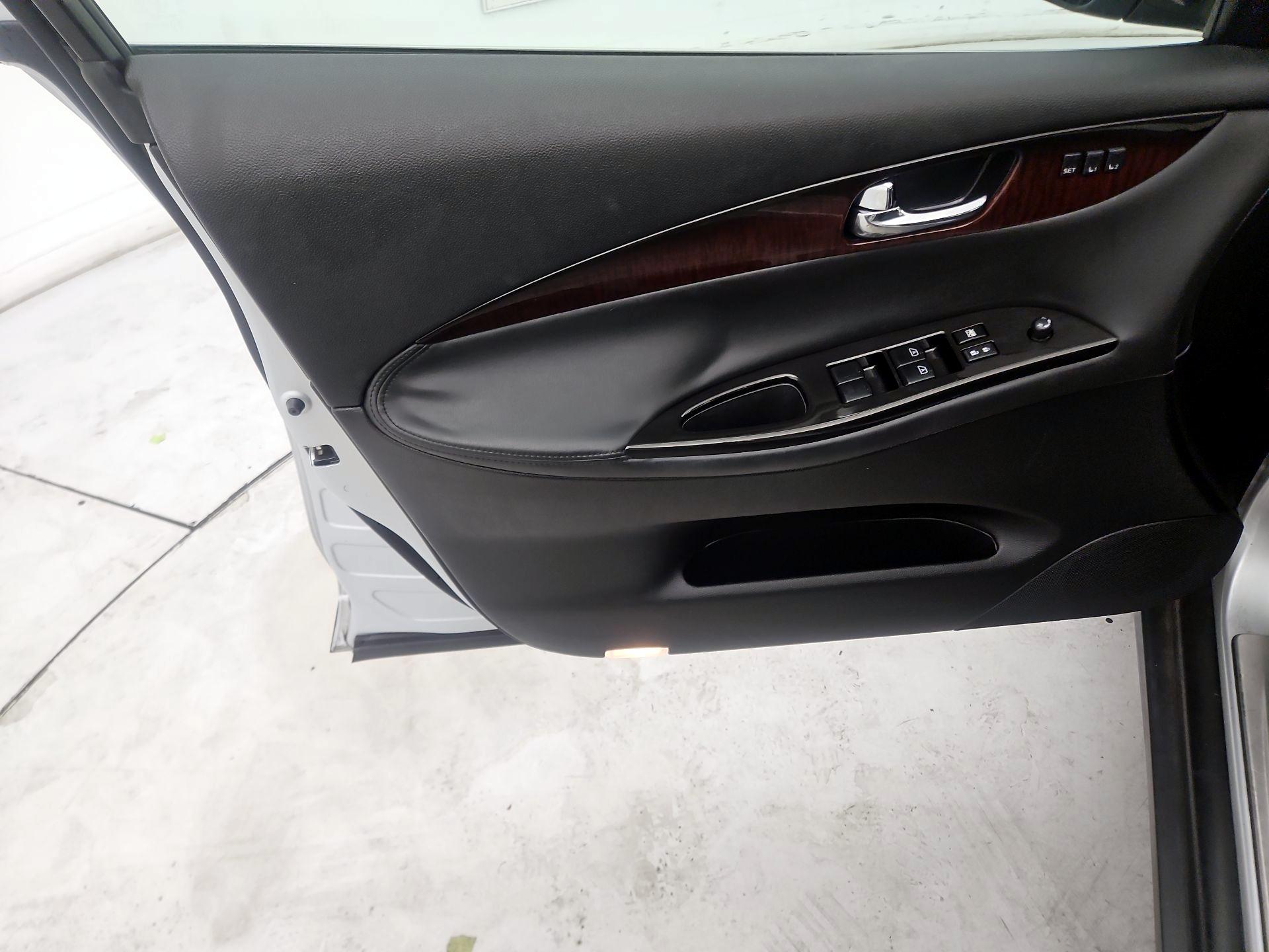 Thumbnail: 2016 INFINITI QX50 - 12