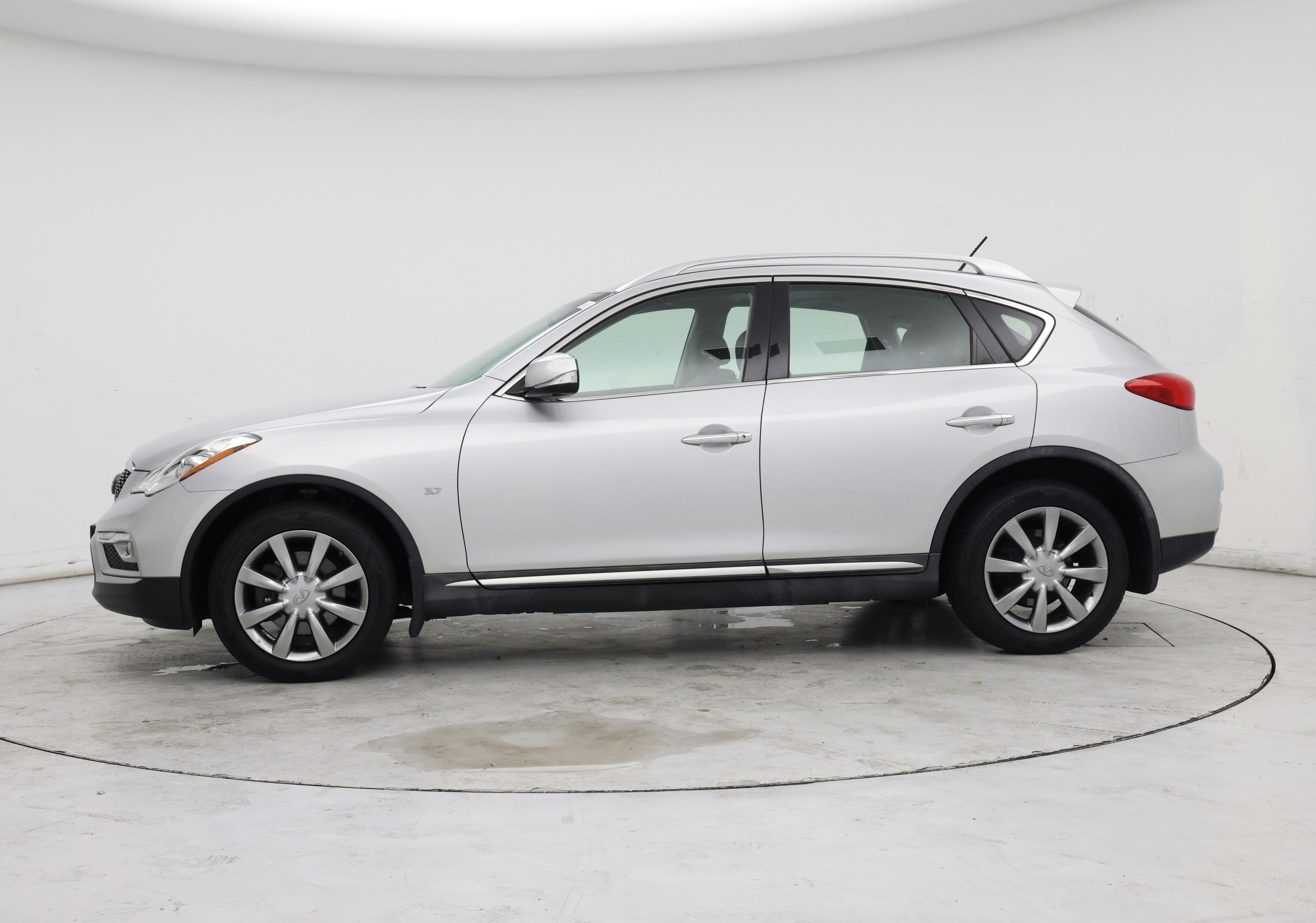 Thumbnail: 2016 INFINITI QX50 - 3