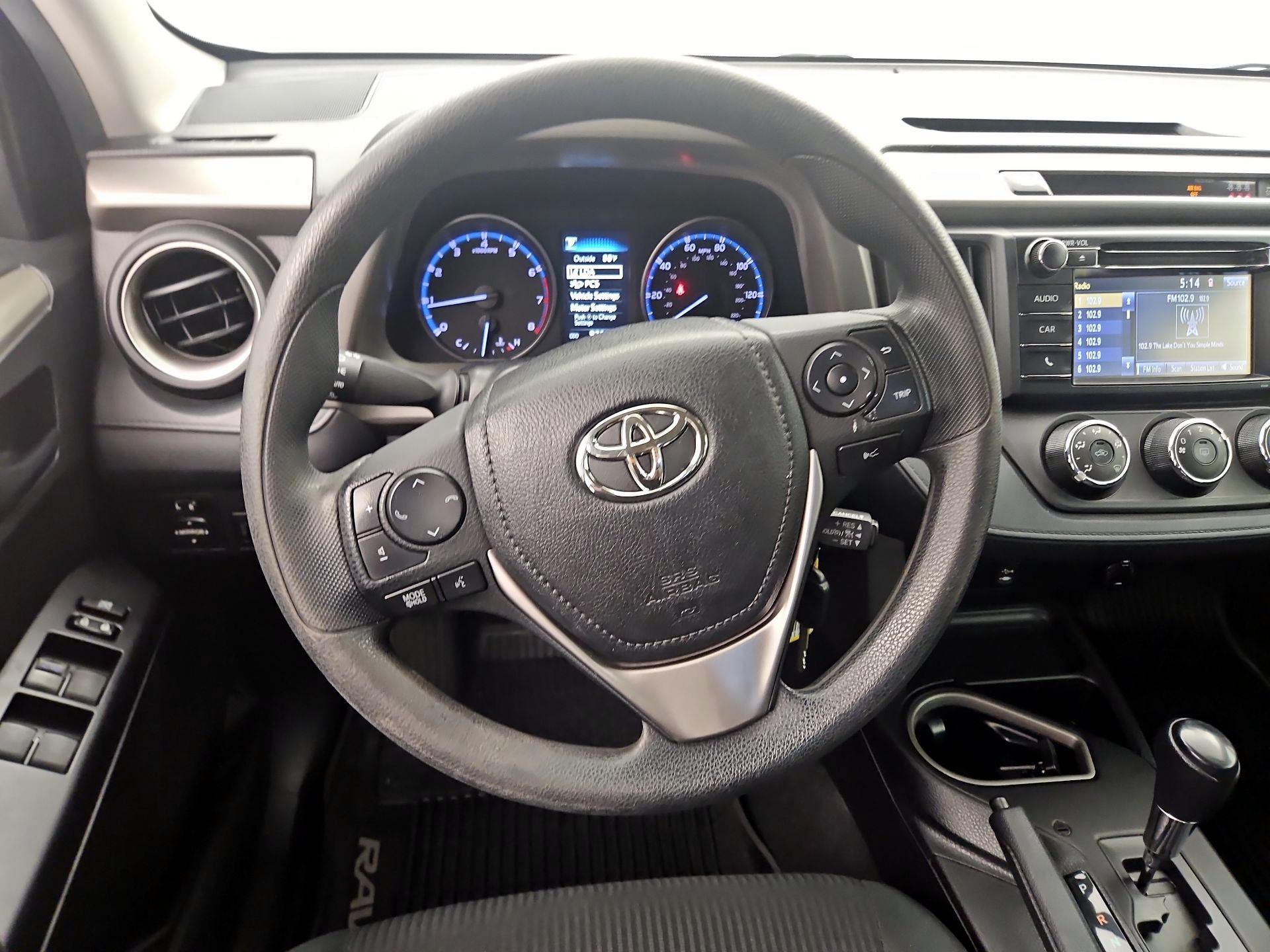 Thumbnail: 2018 Toyota RAV4 - 10