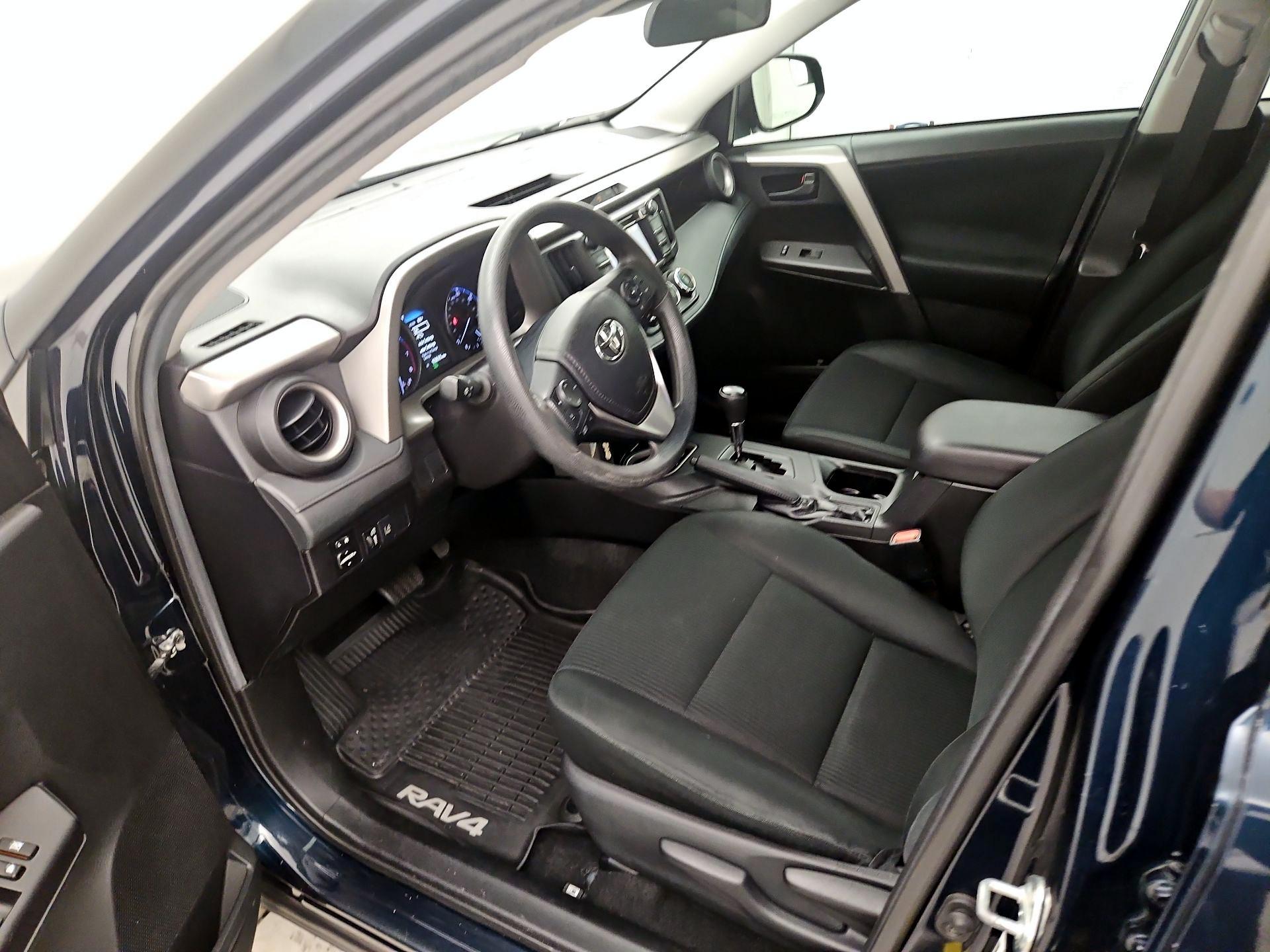 Thumbnail: 2018 Toyota RAV4 - 11