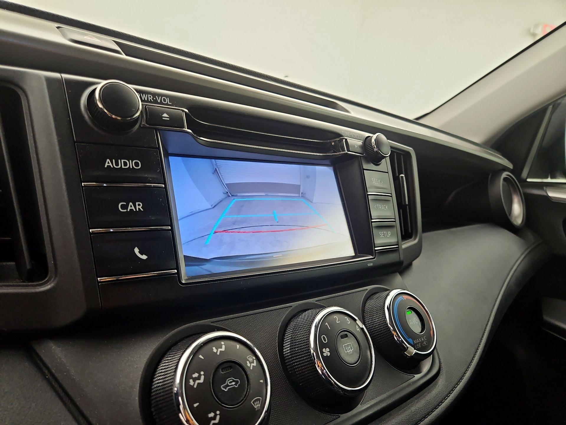 Thumbnail: 2018 Toyota RAV4 - 14