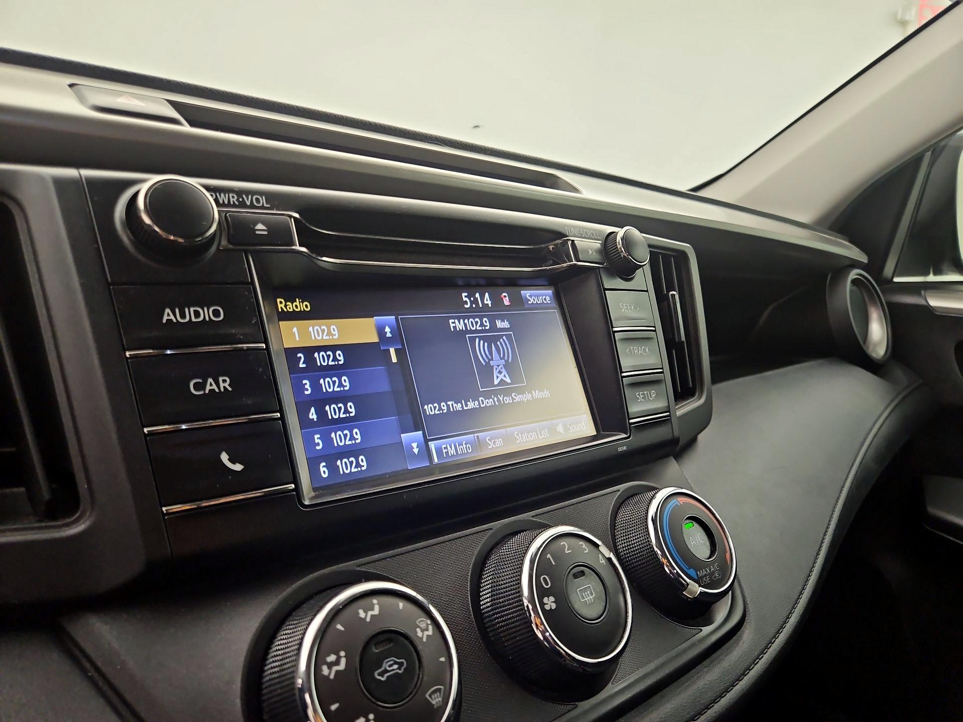 Thumbnail: 2018 Toyota RAV4 - 15