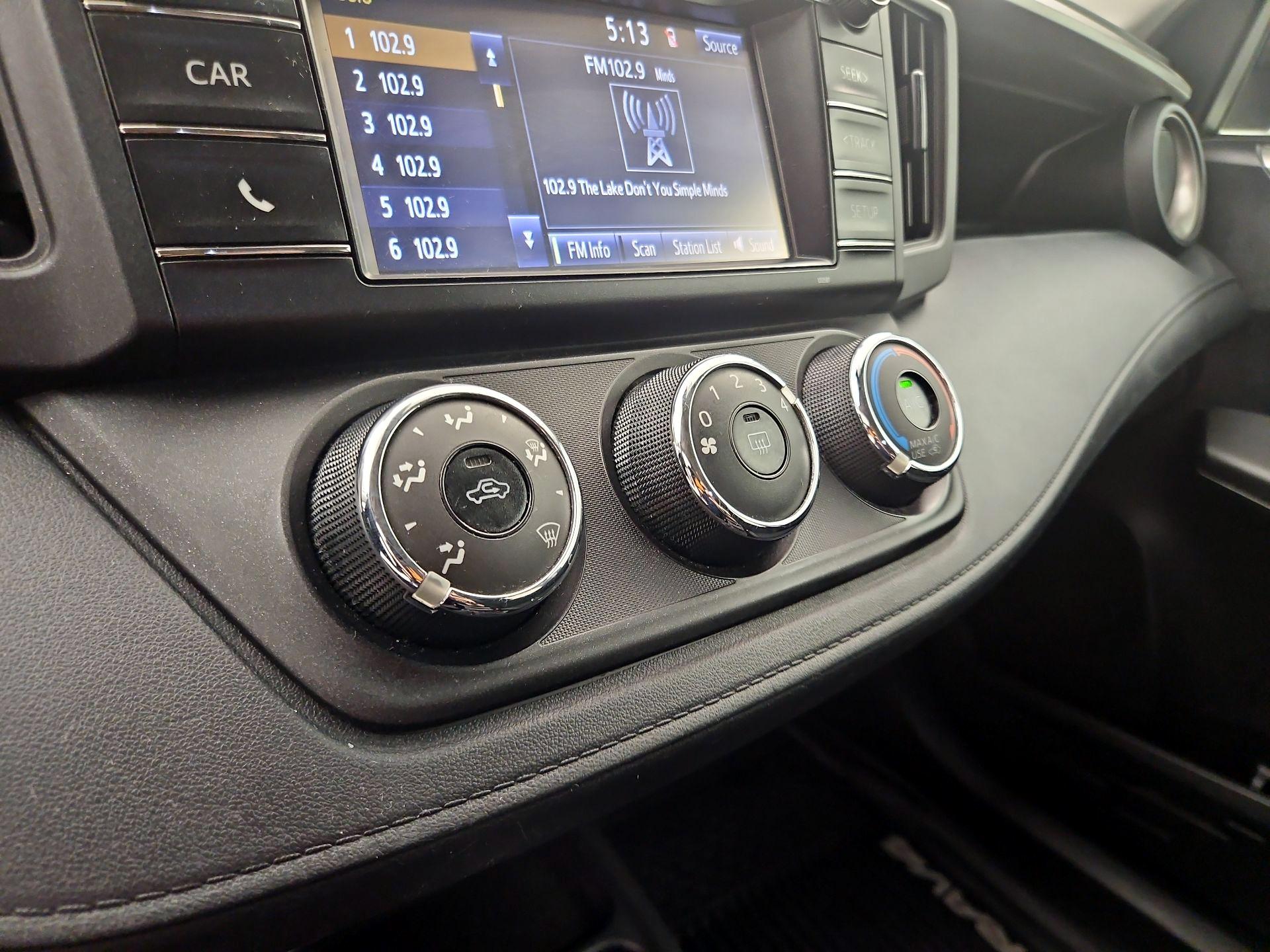 Thumbnail: 2018 Toyota RAV4 - 16