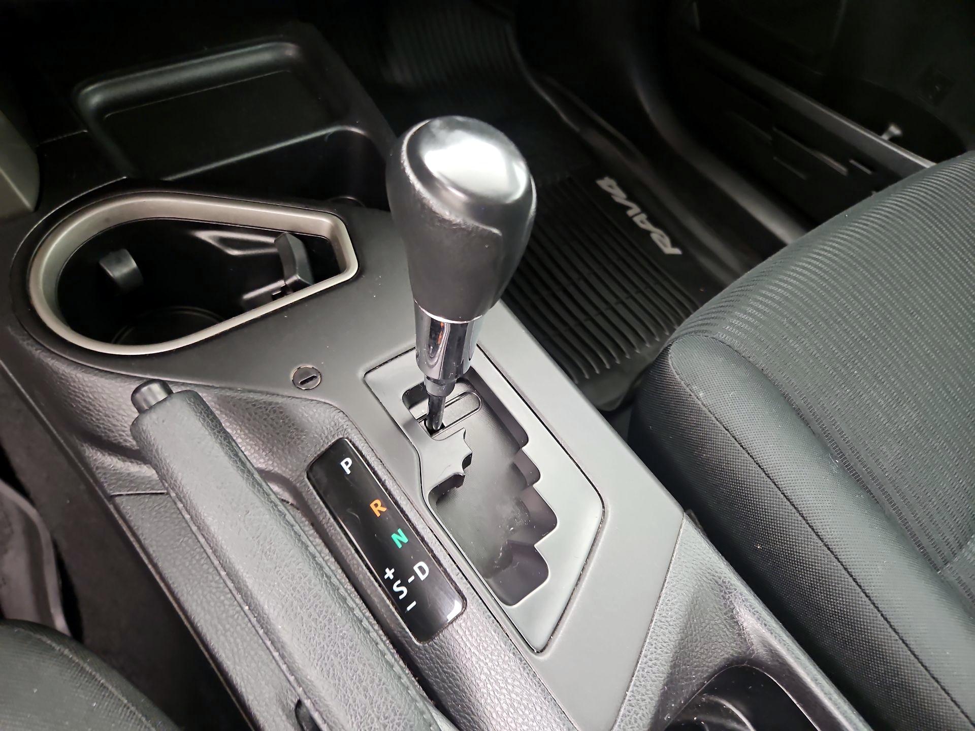 Thumbnail: 2018 Toyota RAV4 - 17