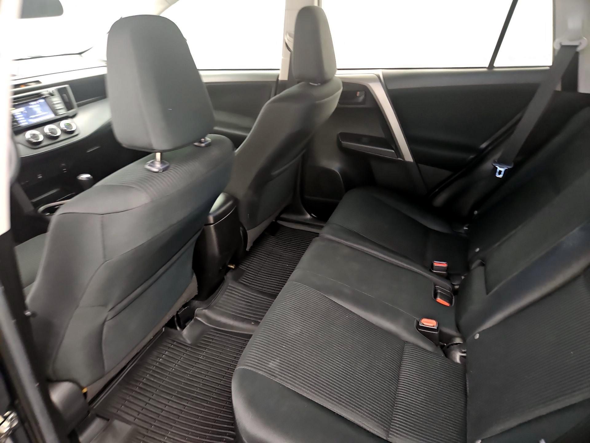 Thumbnail: 2018 Toyota RAV4 - 19