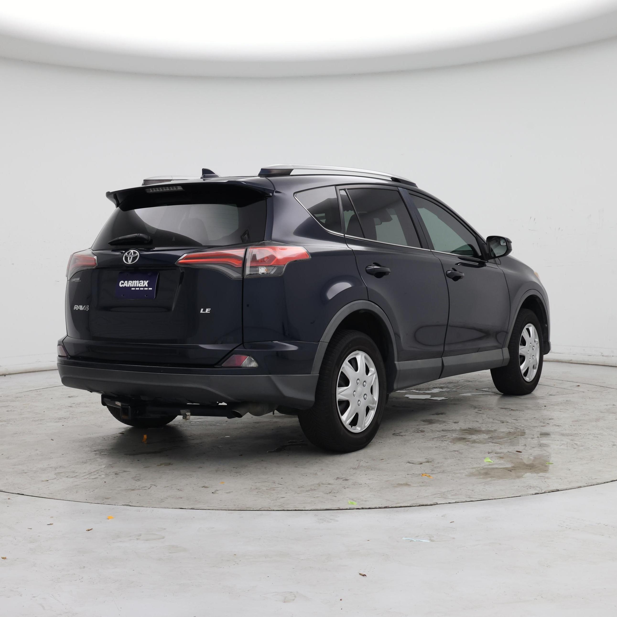 Thumbnail: 2018 Toyota RAV4 - 8