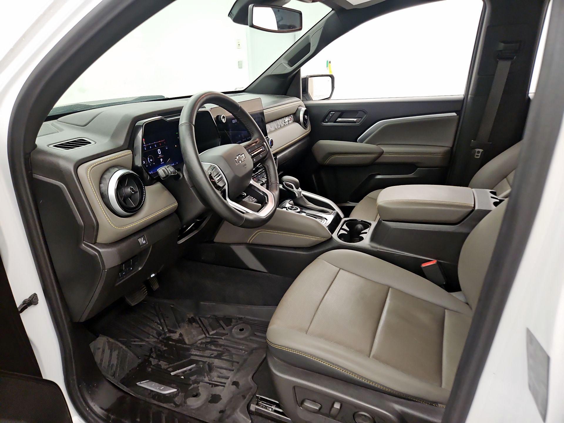 Thumbnail: 2024 Chevrolet Colorado - 11