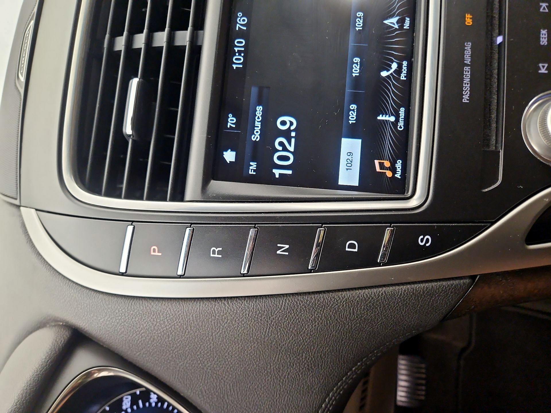 Thumbnail: 2016 Lincoln MKX - 18