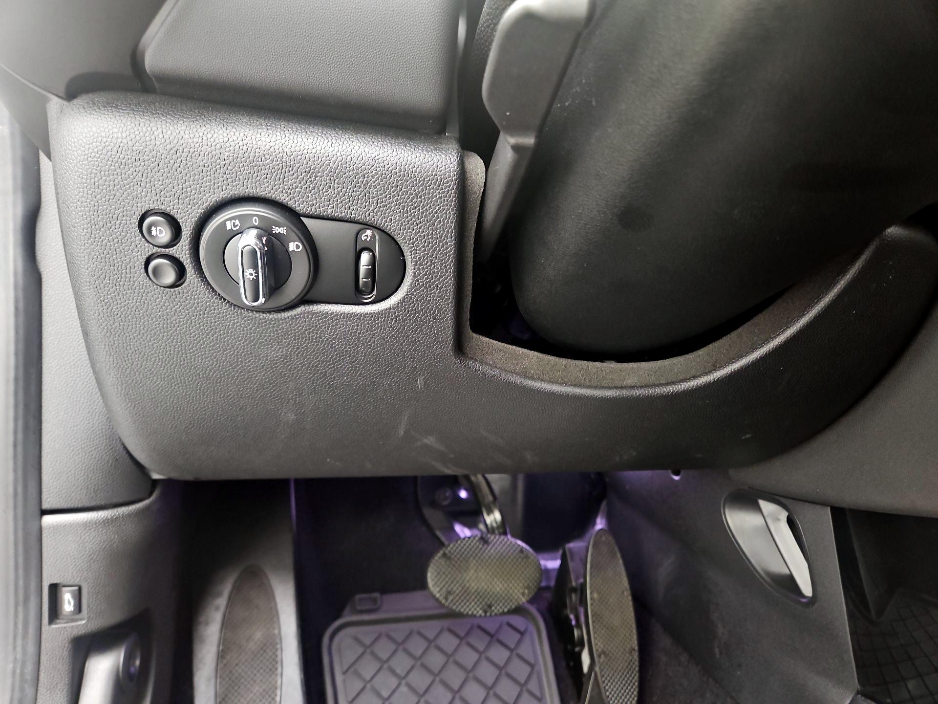 Thumbnail: 2021 MINI Cooper Hardtop - 13
