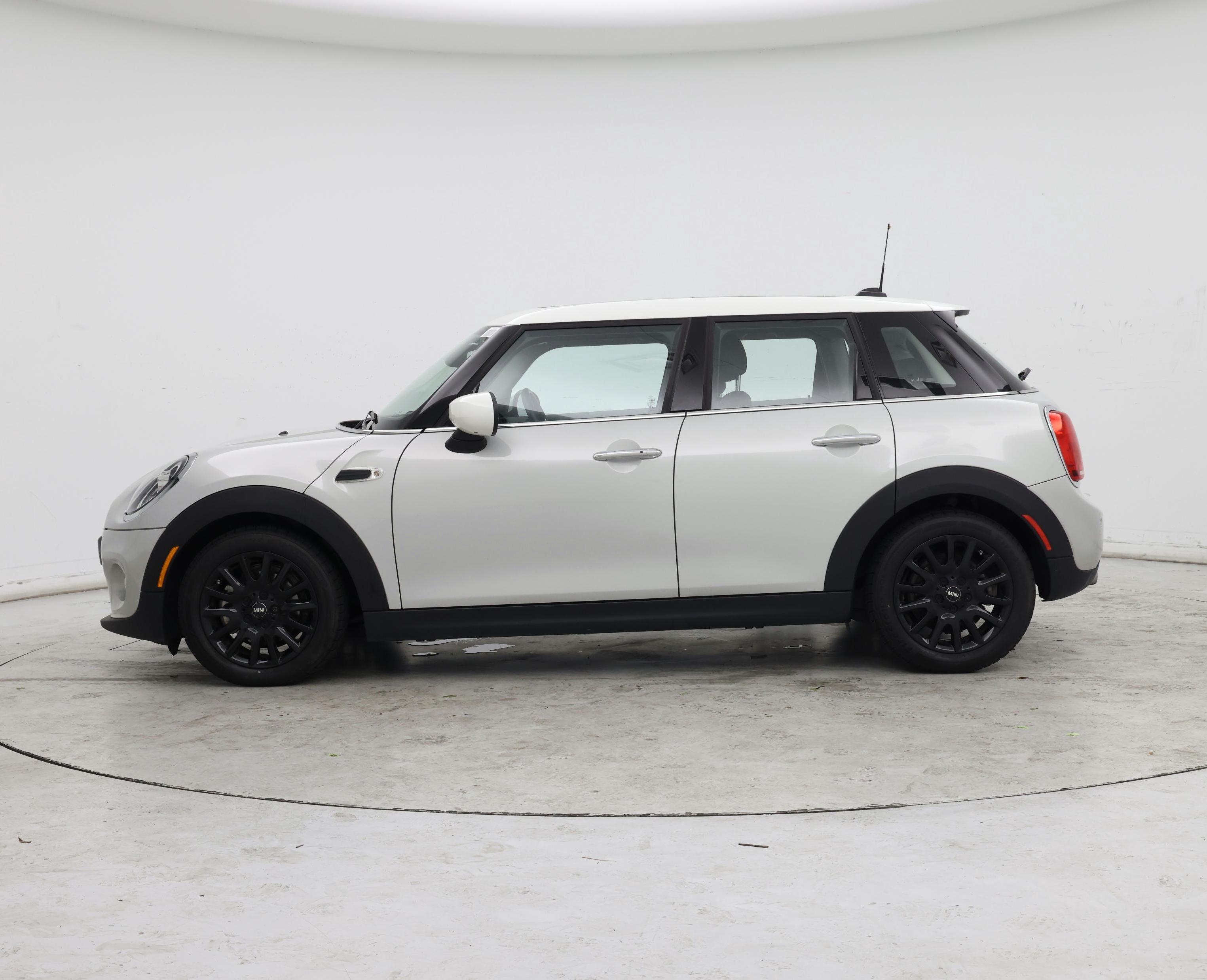 Thumbnail: 2021 MINI Cooper Hardtop - 3
