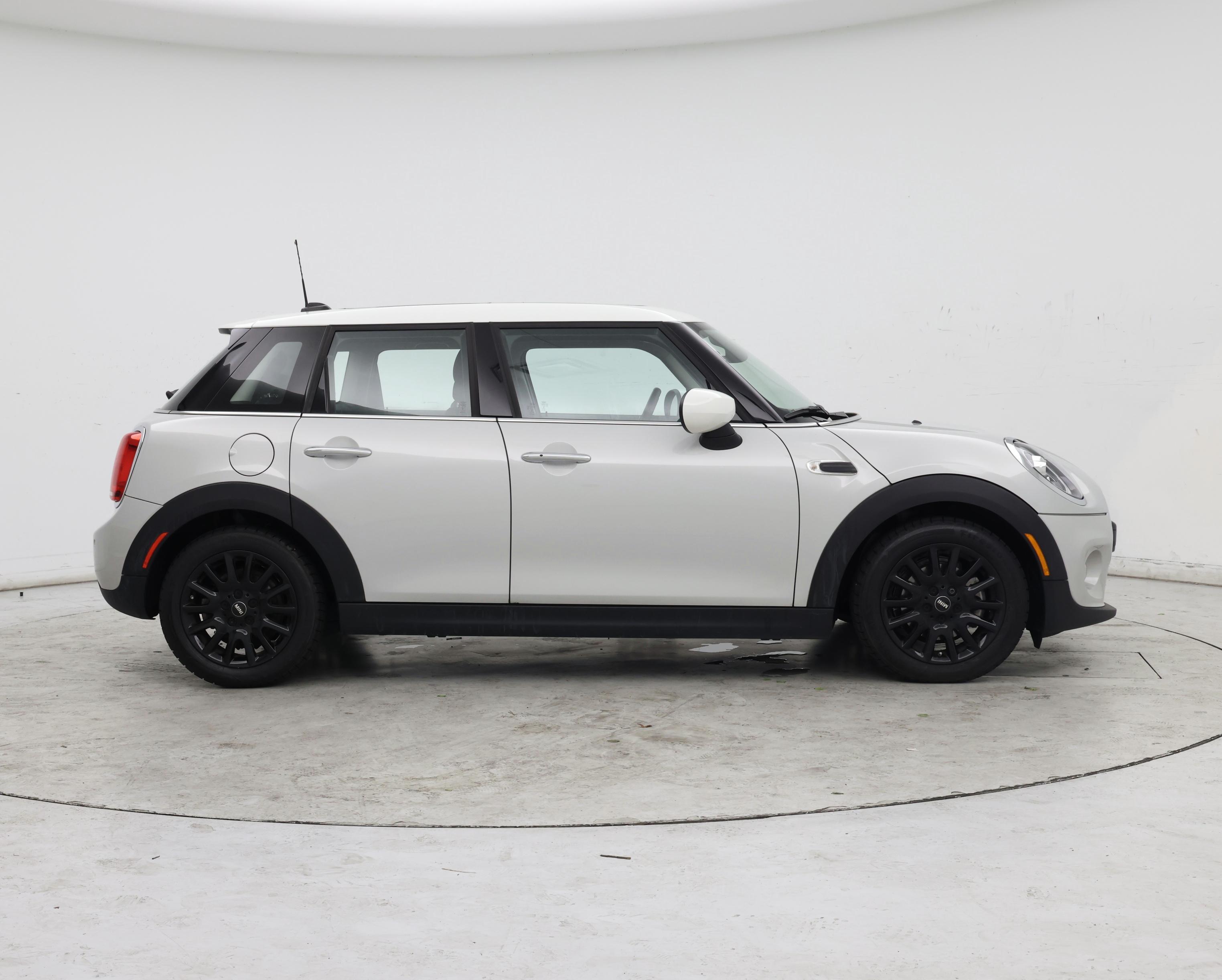 Thumbnail: 2021 MINI Cooper Hardtop - 7