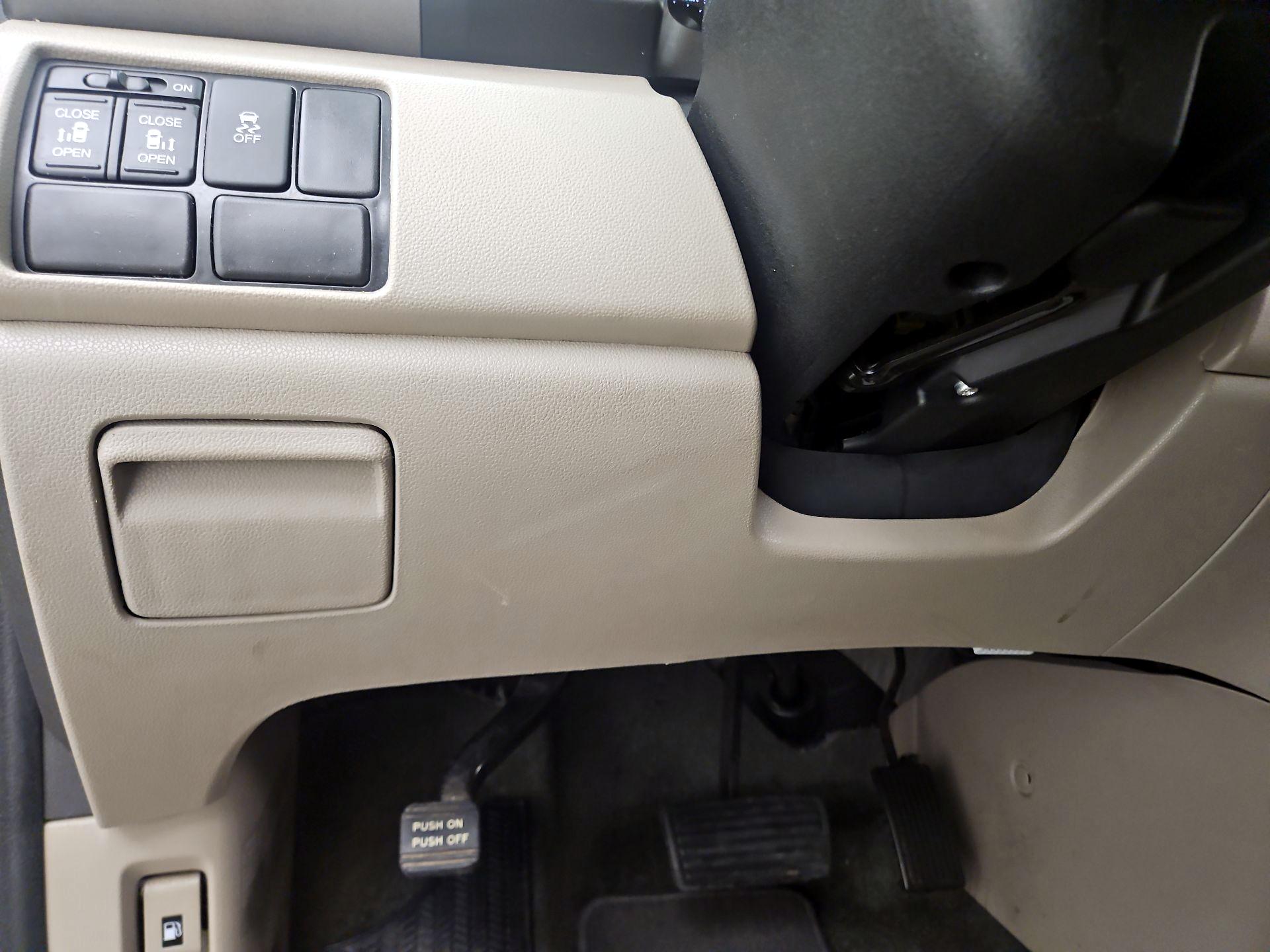 Thumbnail: 2016 Honda Odyssey - 13