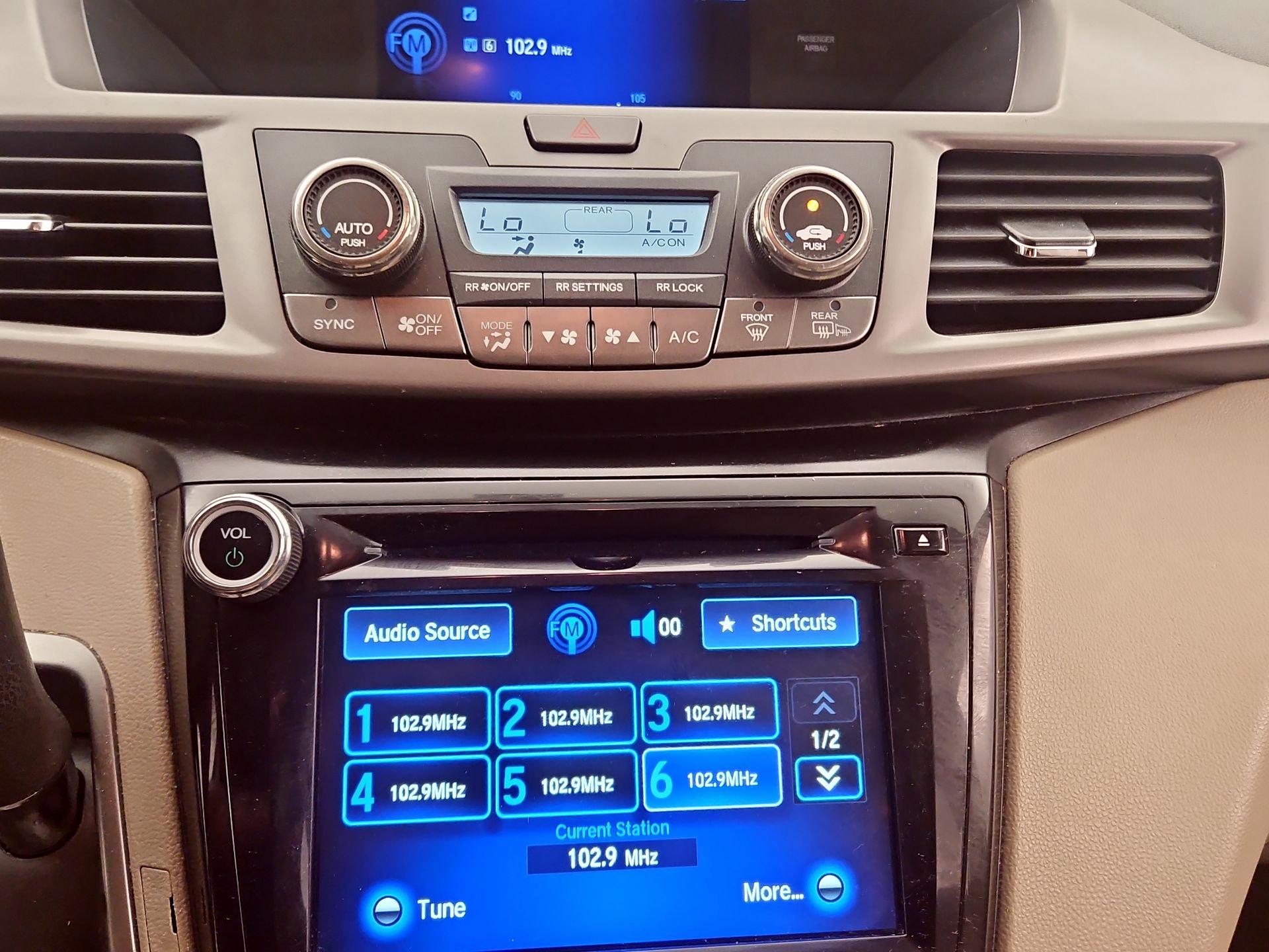 Thumbnail: 2016 Honda Odyssey - 16