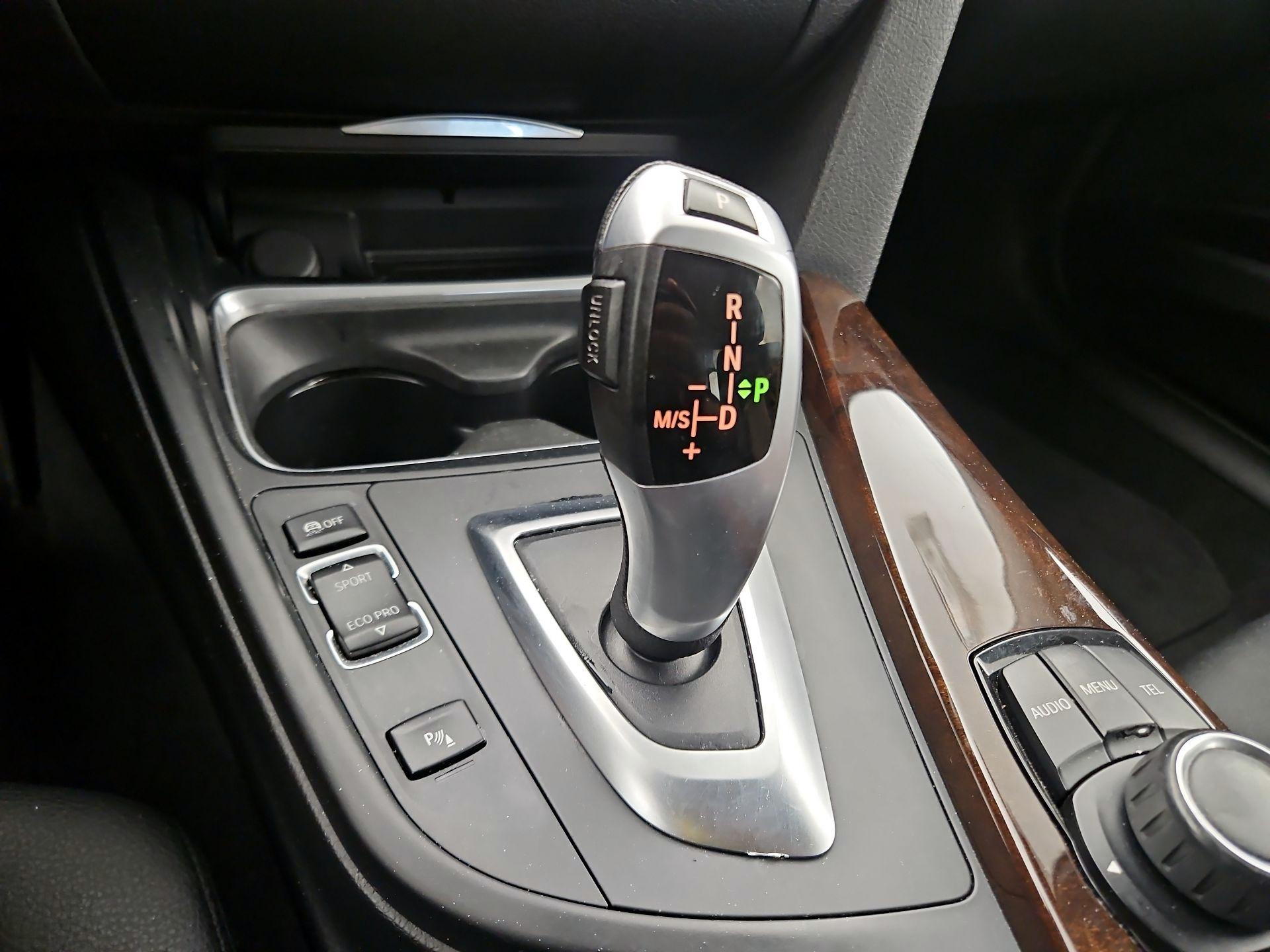 Thumbnail: 2015 BMW 3 Series - 17