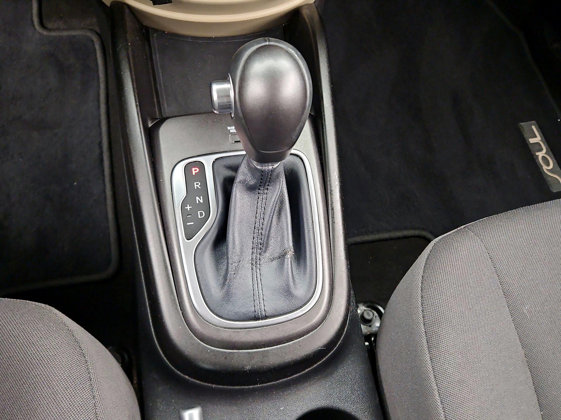 Thumbnail: 2013 Kia Soul - 17