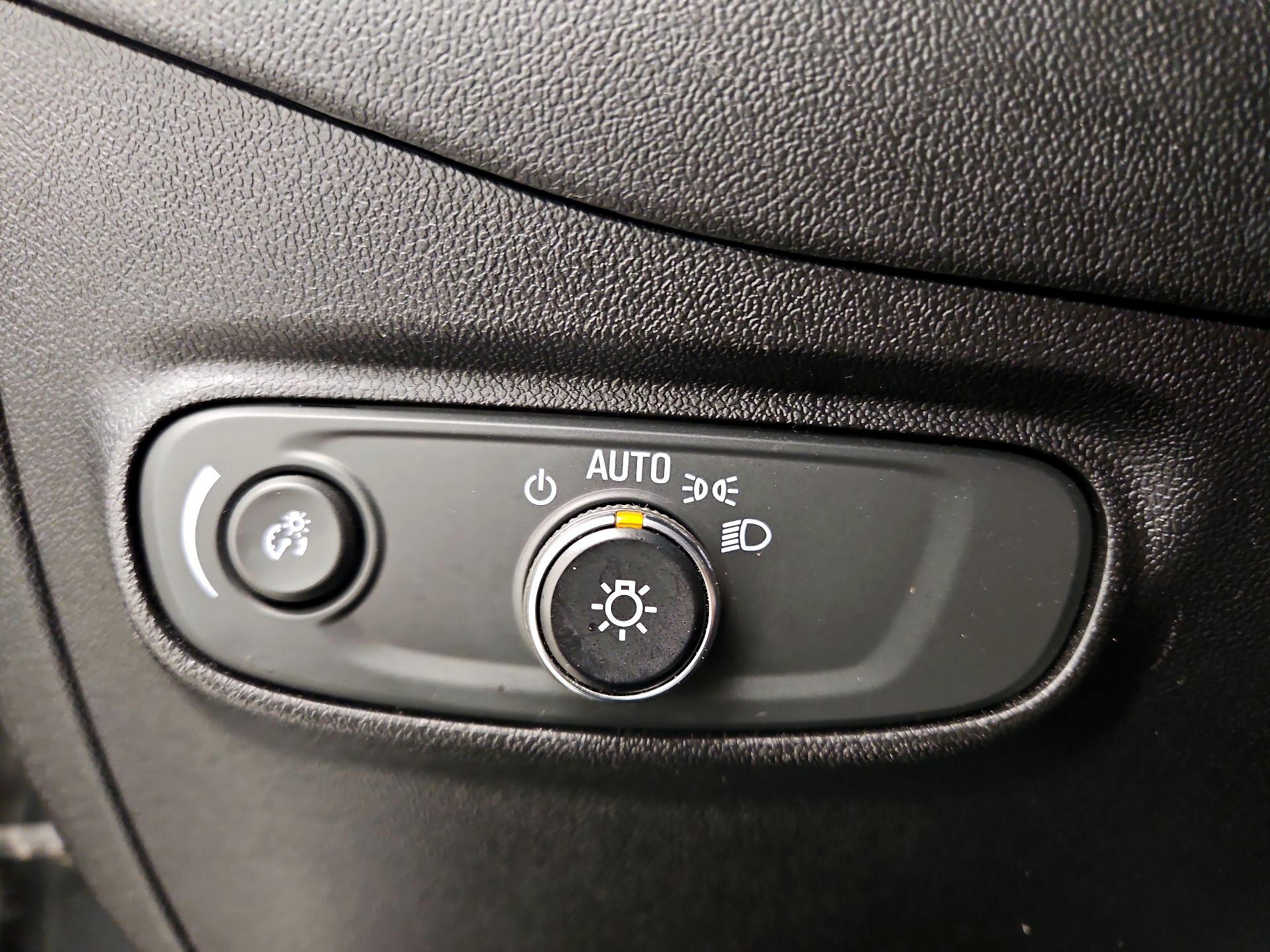 Thumbnail: 2019 Chevrolet Equinox - 13
