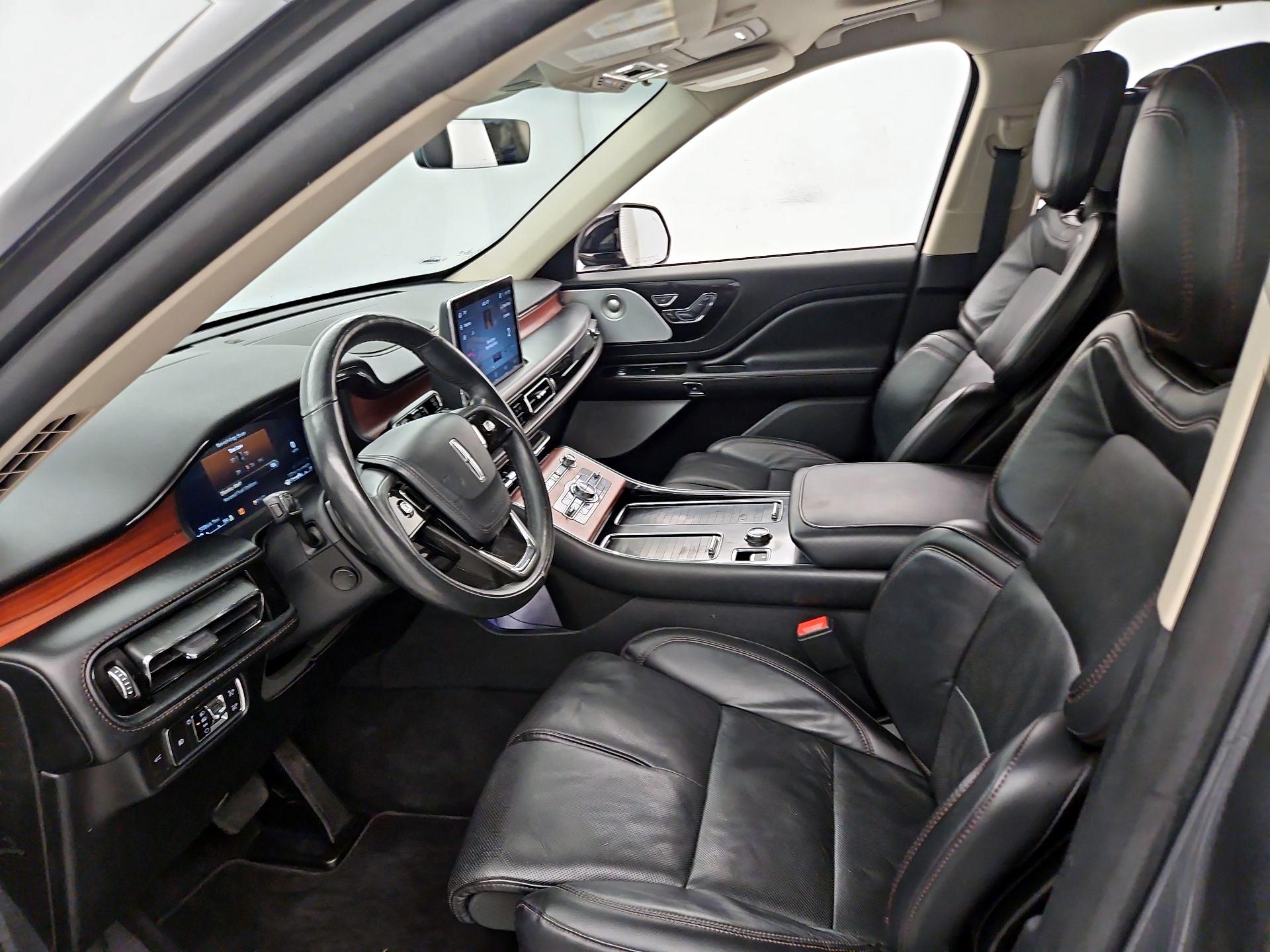 Thumbnail: 2021 Lincoln Aviator - 11