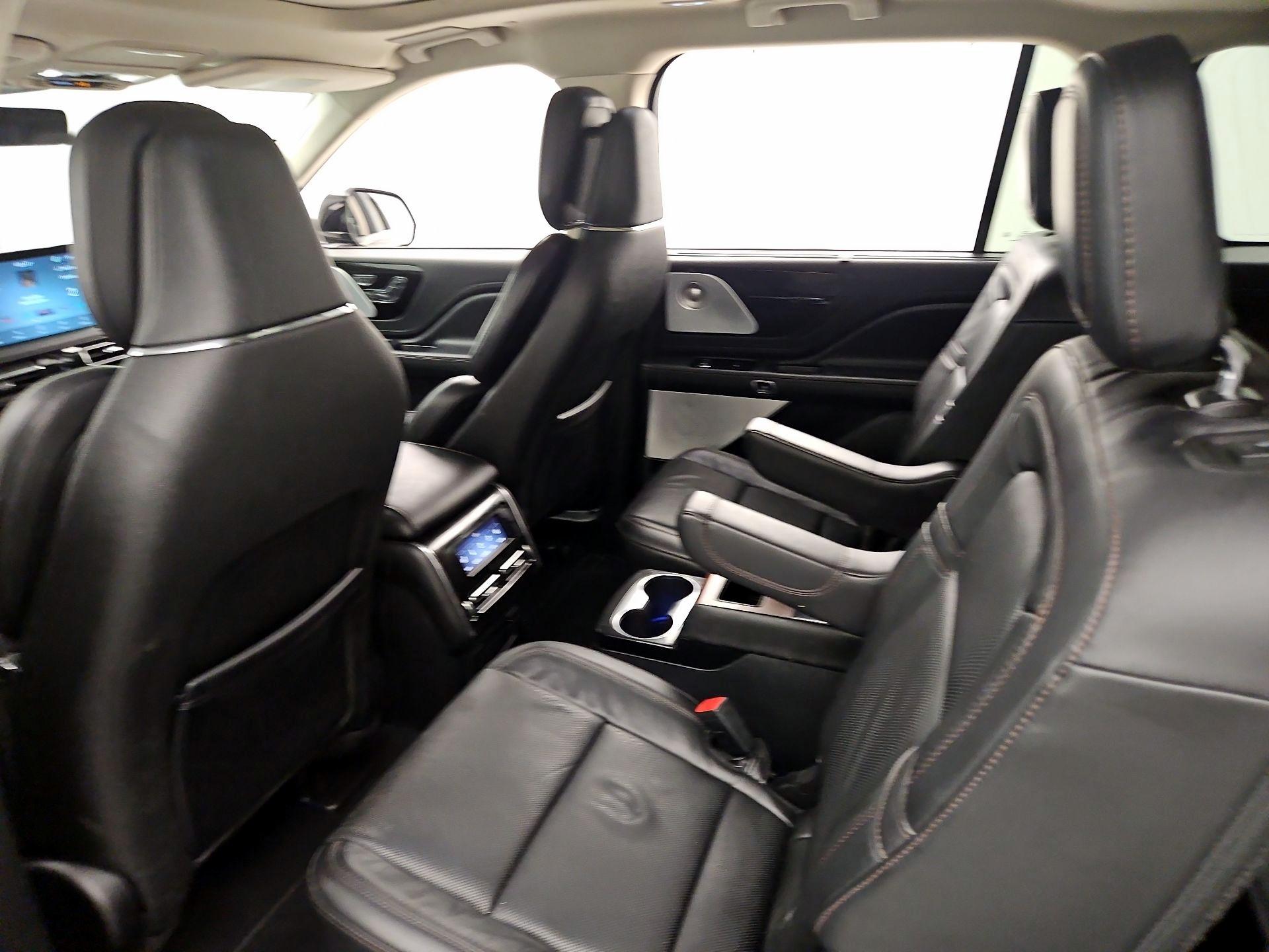 Thumbnail: 2021 Lincoln Aviator - 18