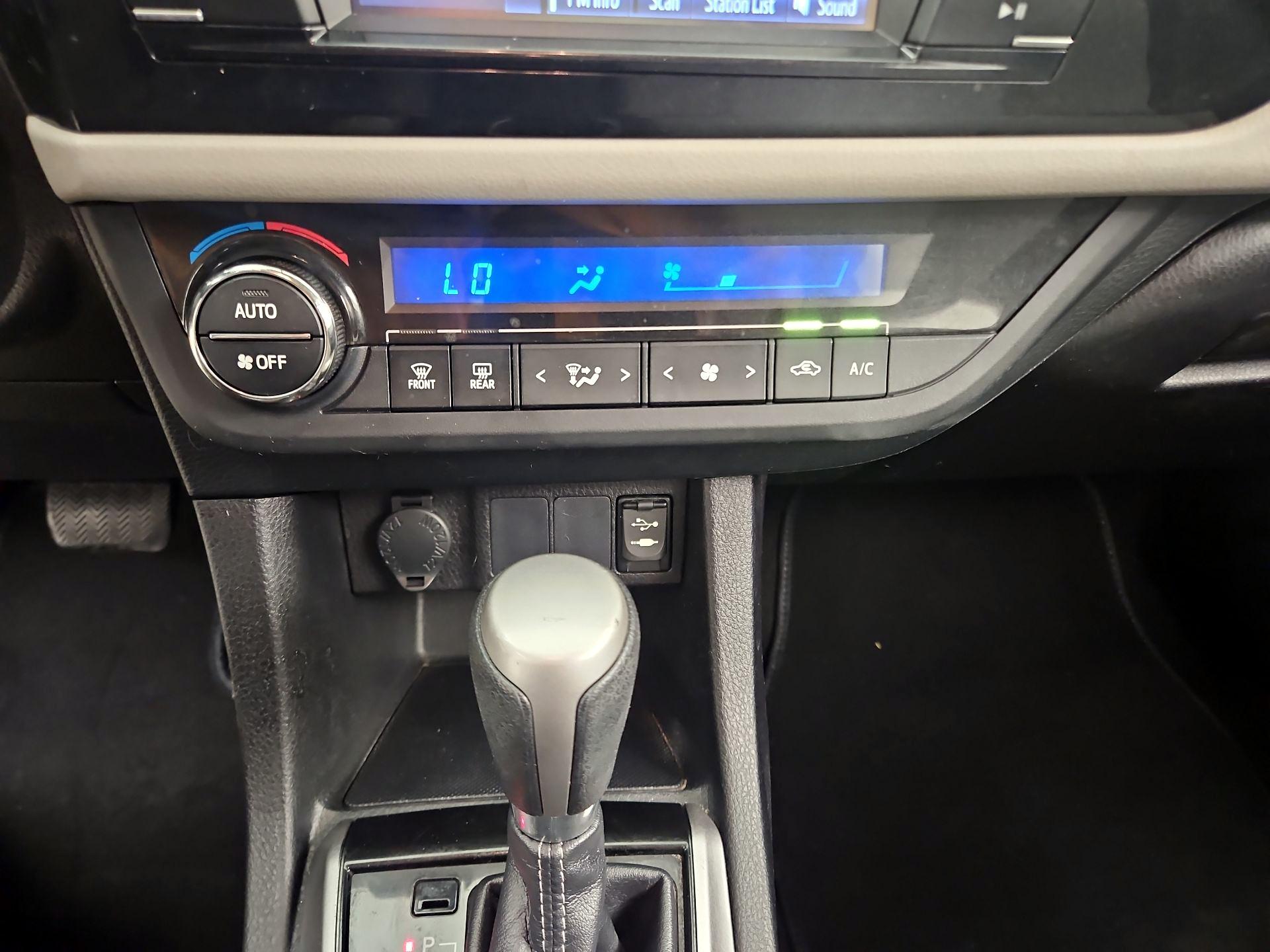 Thumbnail: 2016 Toyota Corolla - 16
