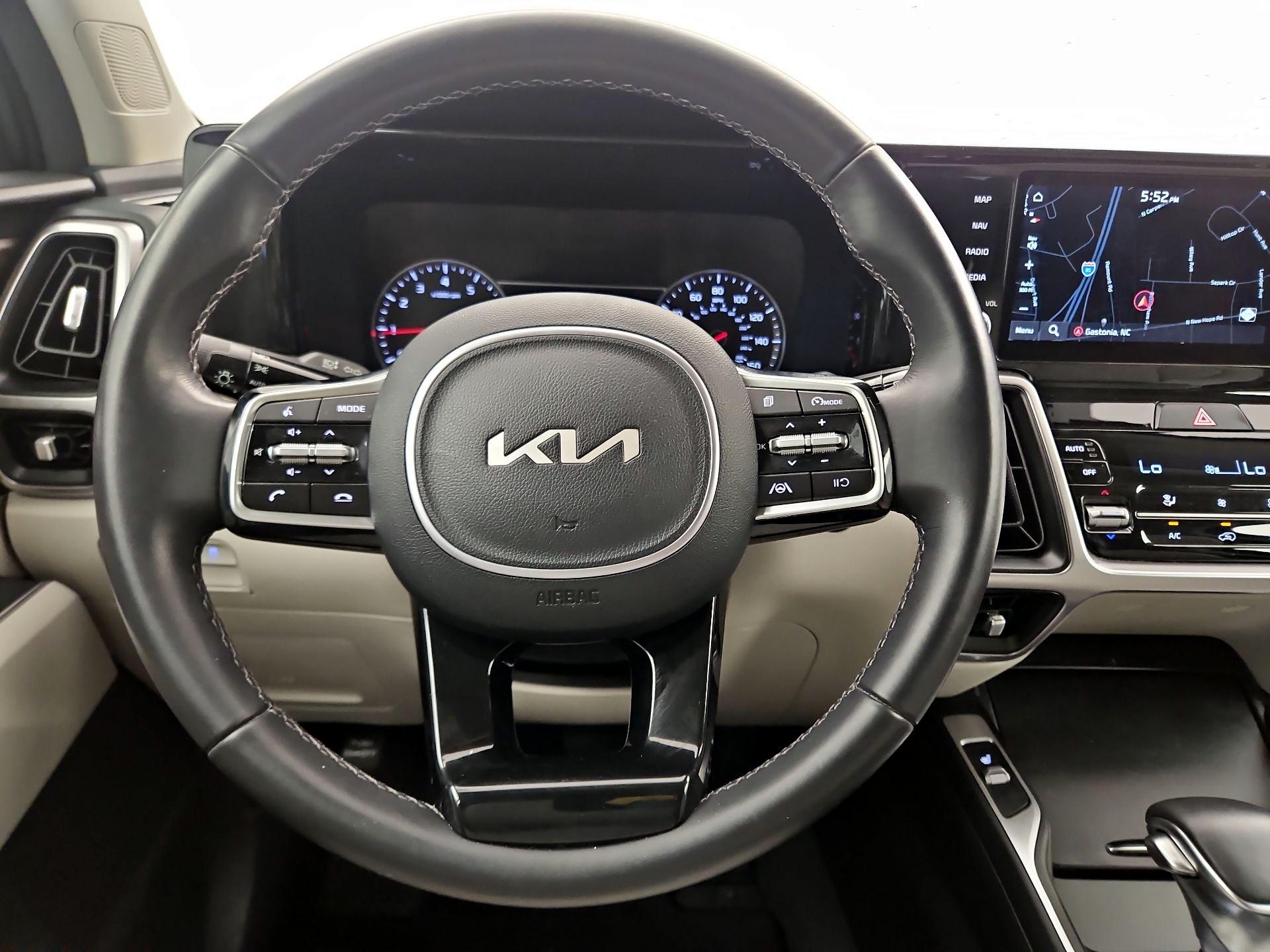 Thumbnail: 2022 Kia Sorento - 10
